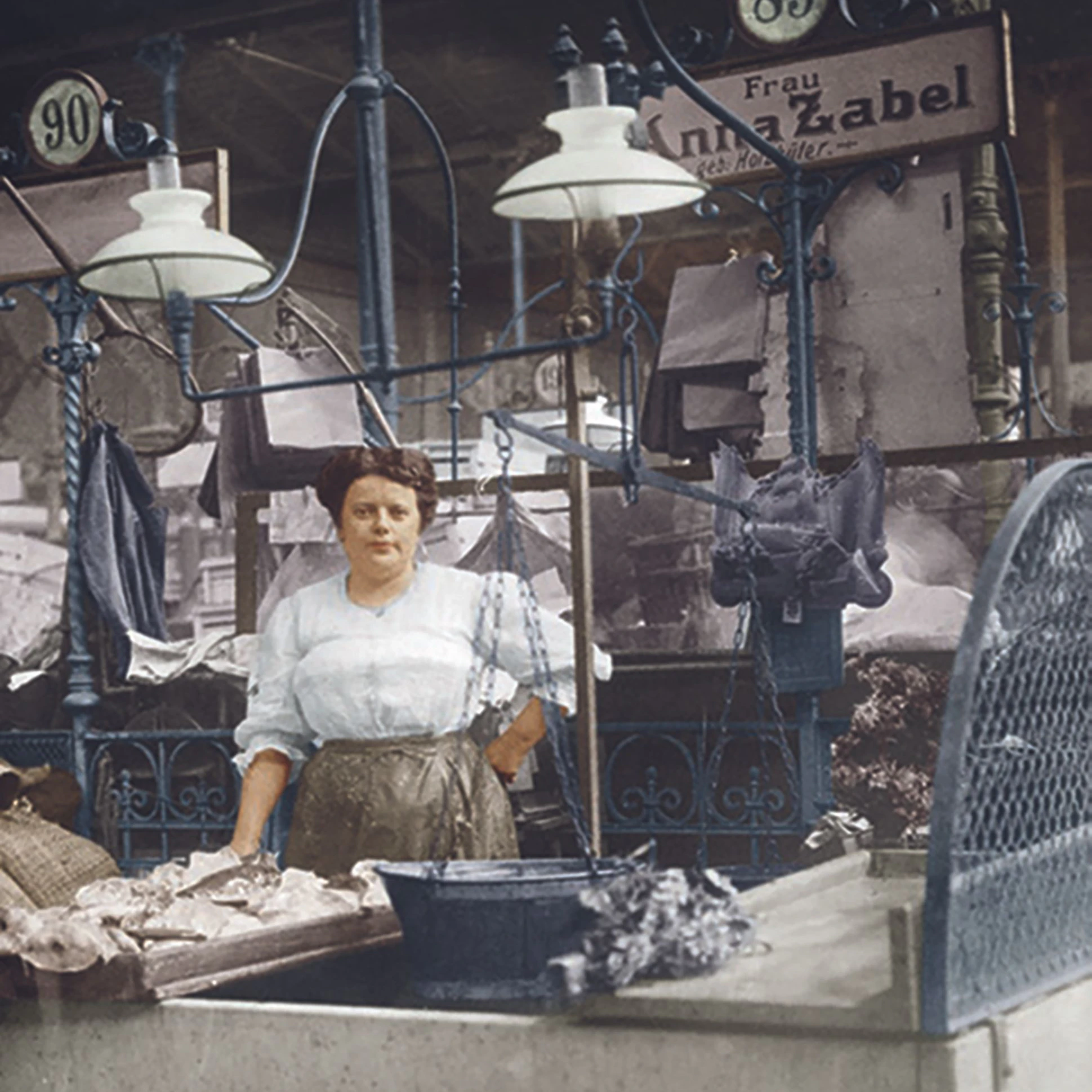 Fischhändlerin in der Zentralmarkthalle Berlin.