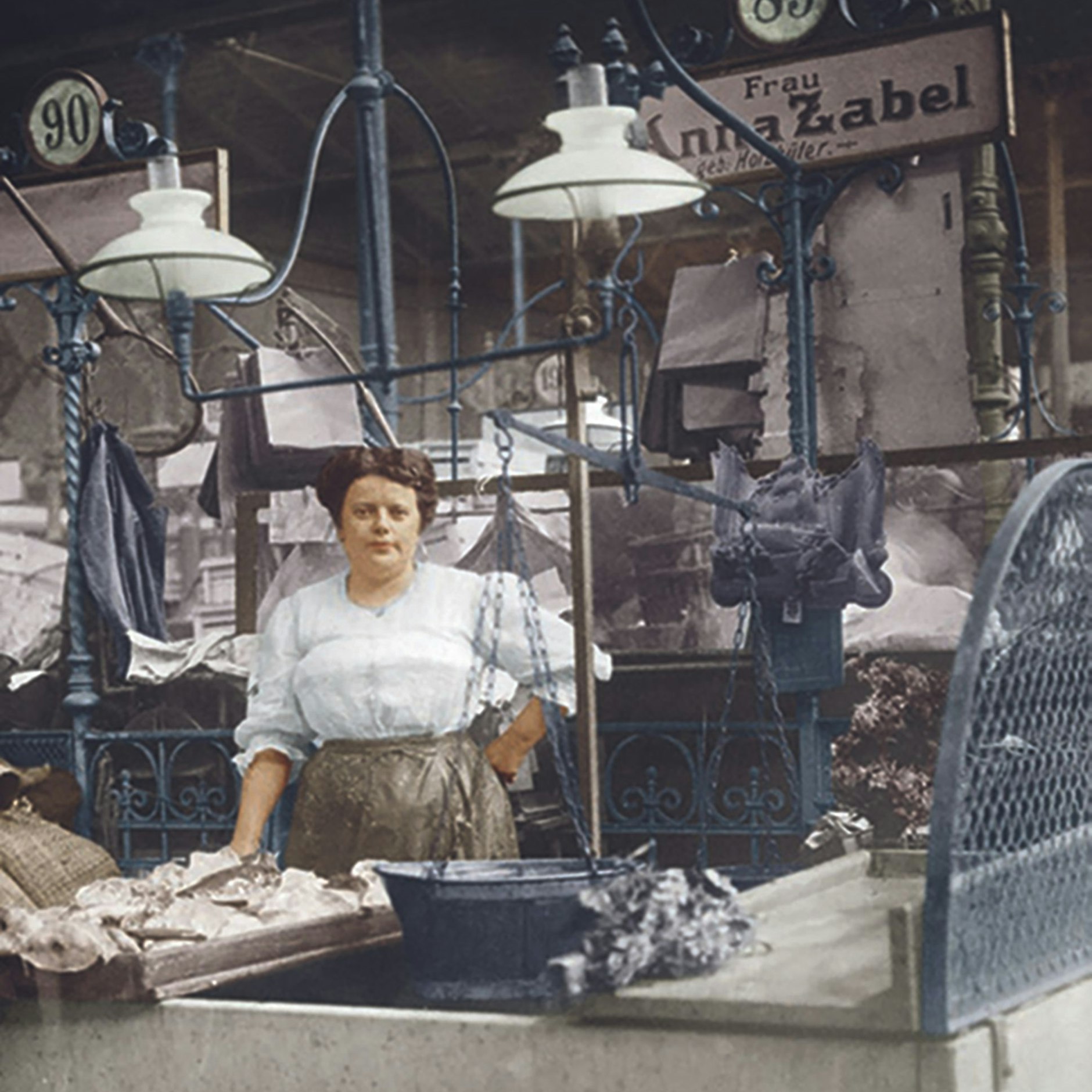 Fischhändlerin in der Zentralmarkthalle Berlin.