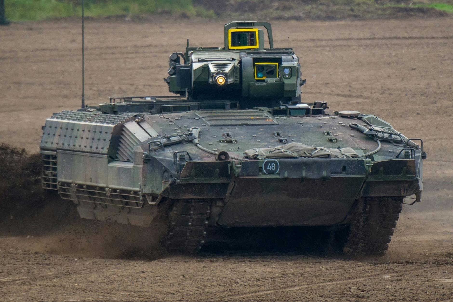 Ein Schützenpanzer vom Typ Puma während einer Informationslehrübung.