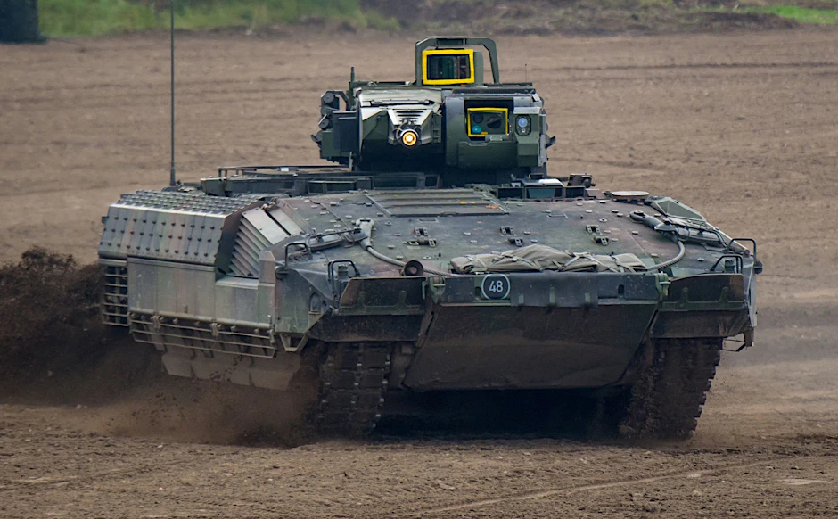 Ein Schützenpanzer vom Typ Puma während einer Informationslehrübung.