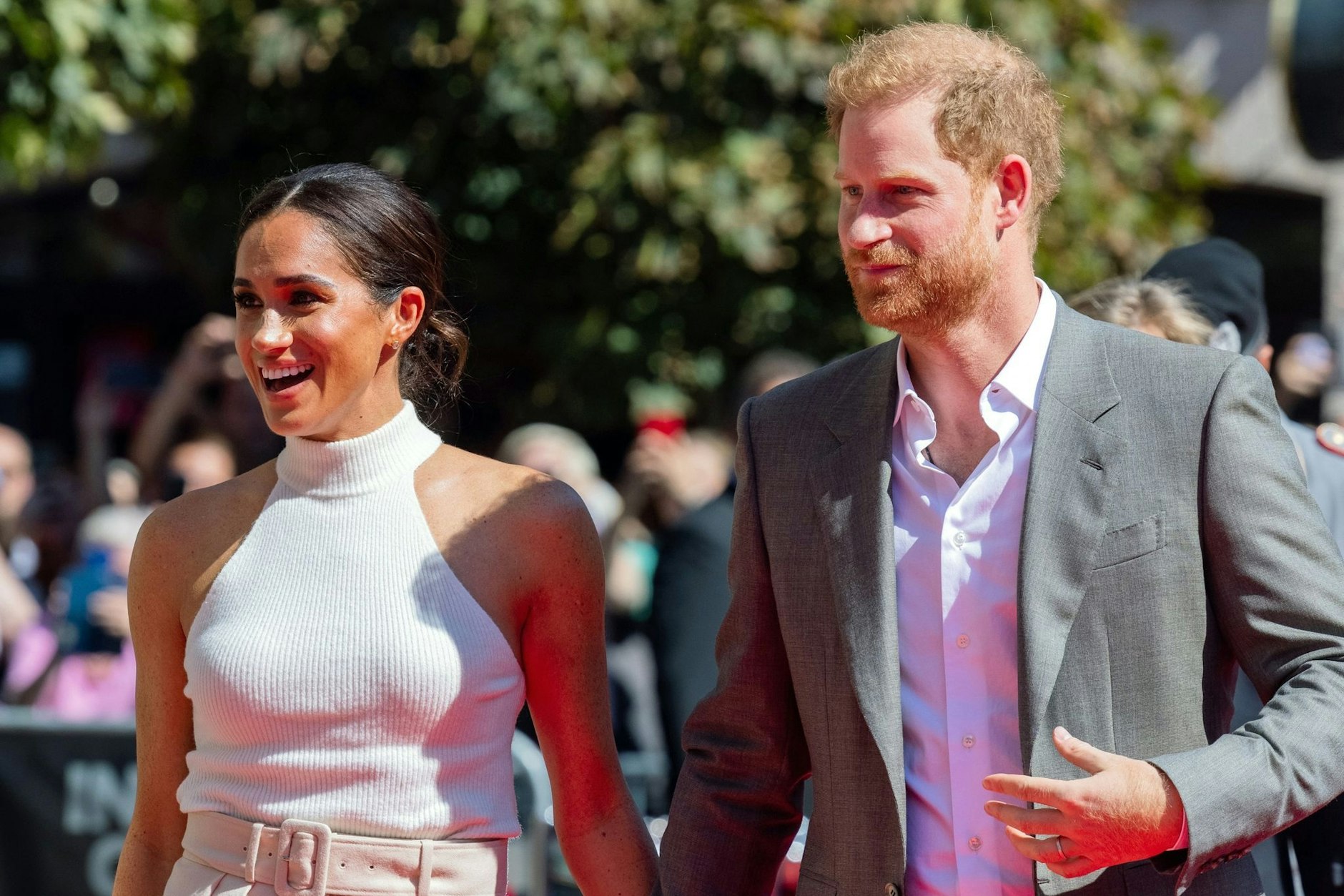In einer Netflix-Dokumentation haben Harry und Meghan schwere Vorwürfe gegen den Palast erhoben.
