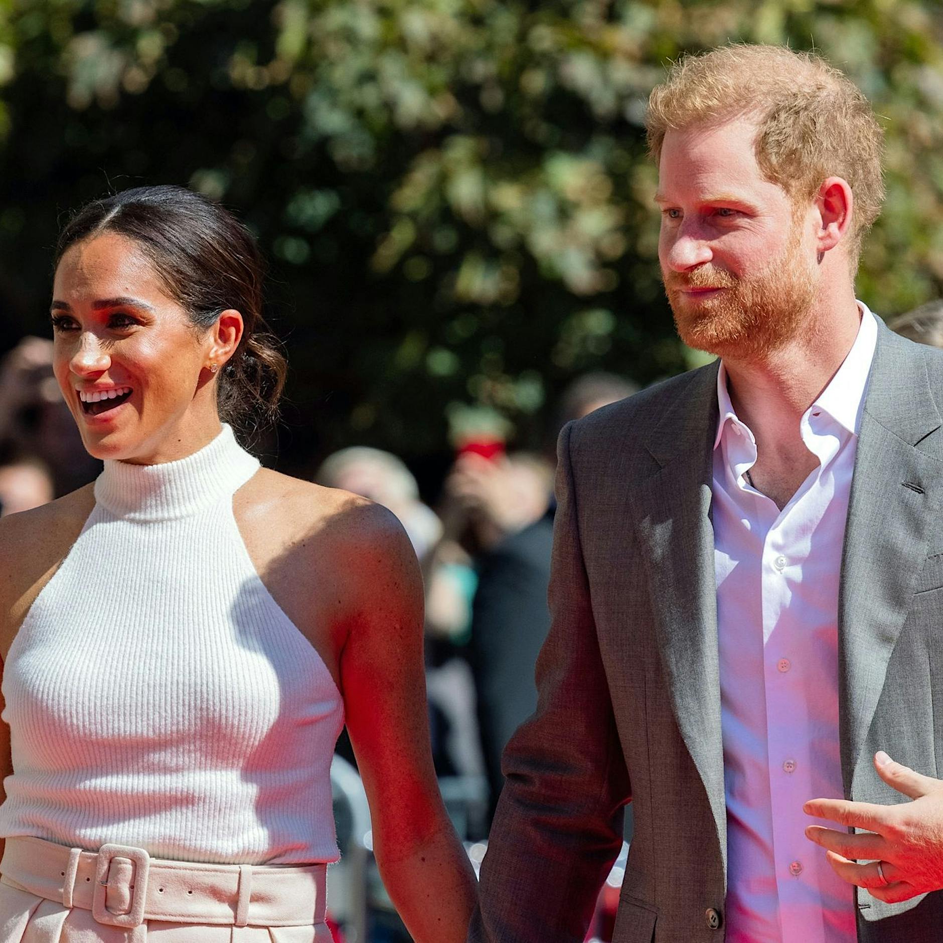 Das laute Schweigen des Palasts: Harry will Krisentreffen