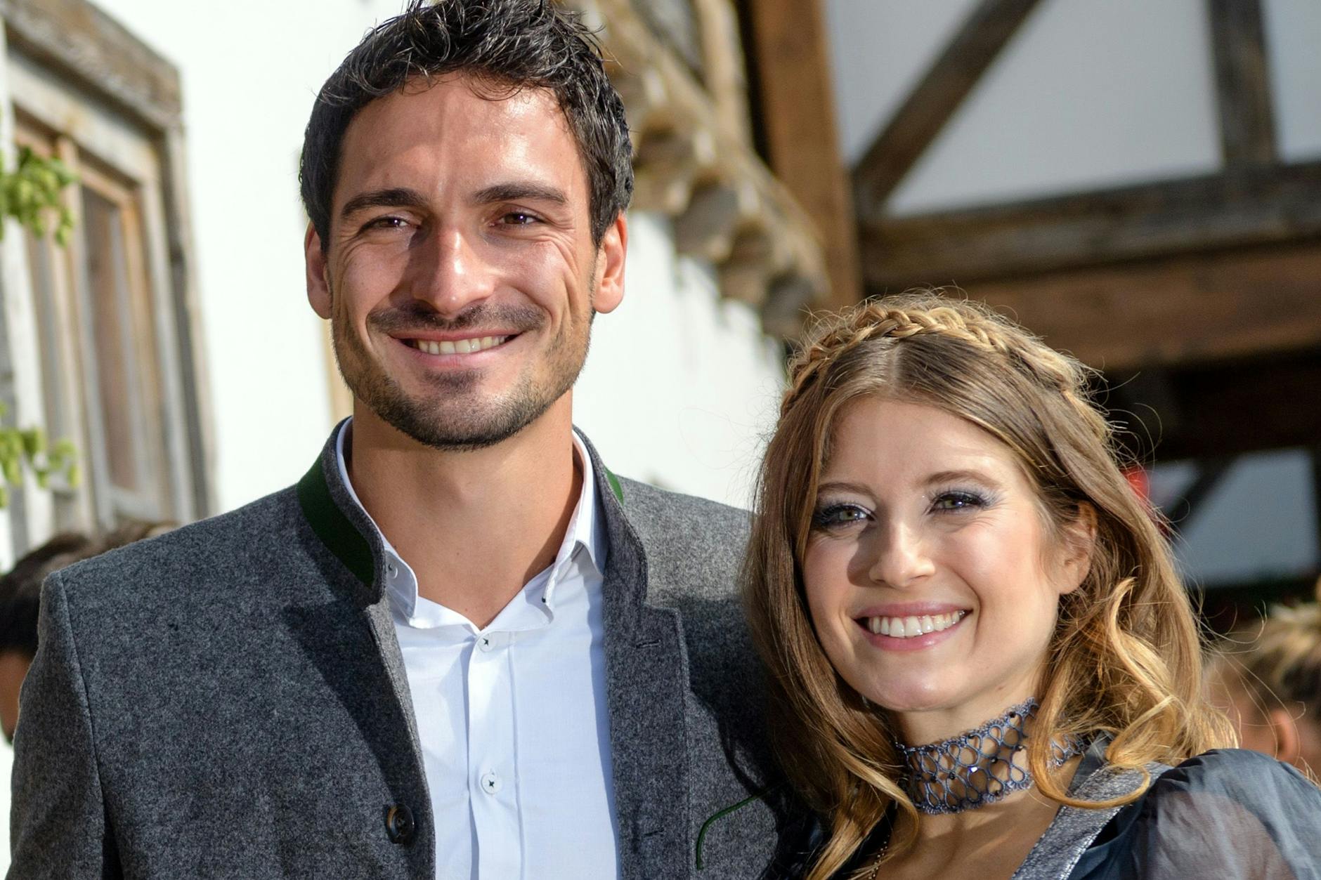 Ein Bild aus besseren Tagen: Mats Hummels mit Cathy 2017 auf dem Münchner Oktoberfest. 