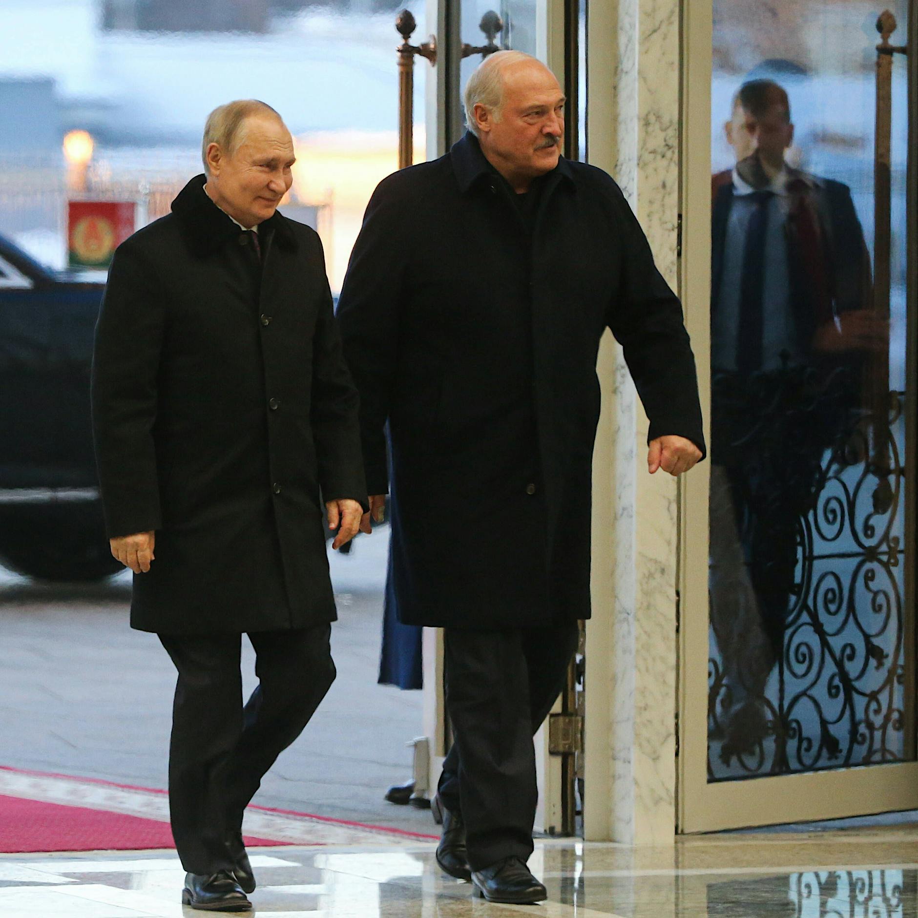 Lukaschenko empfängt Putin mit rotem Teppich – auch Schoigu und Lawrow in Belarus