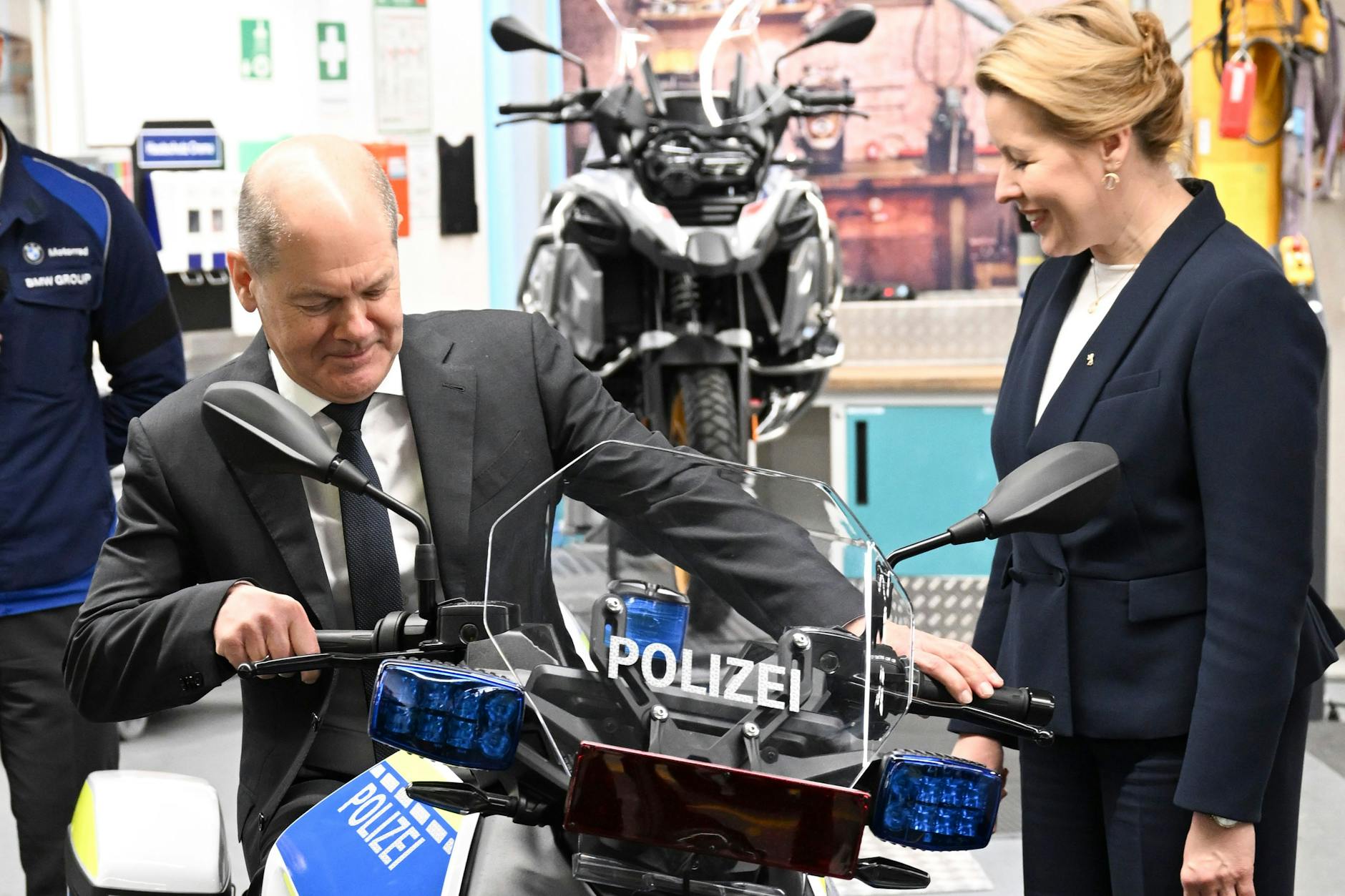 Olaf Scholz und Franziska Giffey bei BMW