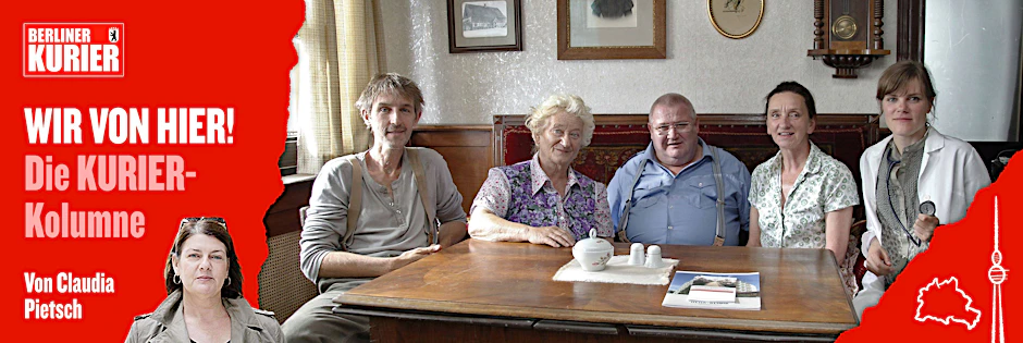 Horst Krause als Horst Krause mit Andreas Schmidt (Schlunzke), Carmen-Maja Antoni (Elsa Krause), Angelika Böttiger (Meta Krause) und Fritzi Haberlandt (Dr. Jessen) bei einem Fototermin zum Film "Krauses Kur" im Jahr 2009.