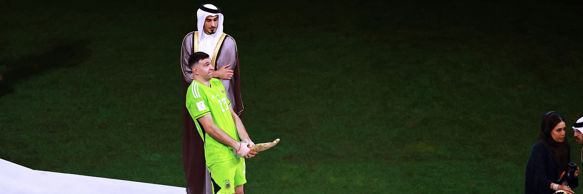 Argentinien-Torwart Emiliano Martinez (30) feierte den WM-Sieg mit seinem ganz persönlichen Jubel ...&nbsp;