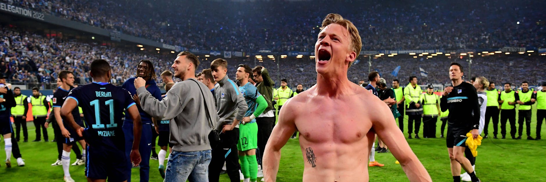 So sehen Relegationssieger aus! Glaubt man den Statikern, bleibt Hertha-Torwart Oliver Christensen und seinen Kollegen diese Saison der Nervenkitzel erspart.