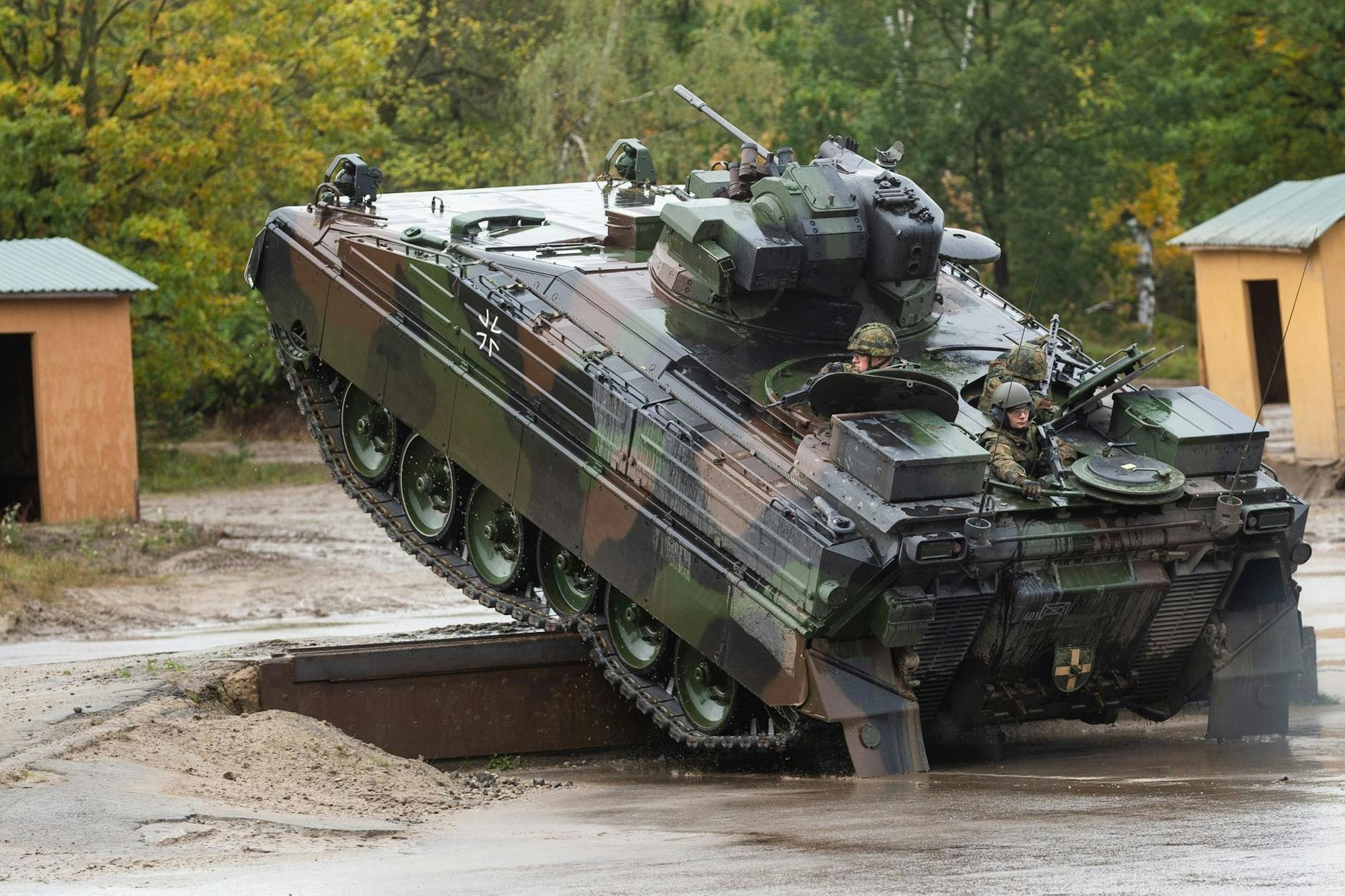 Muss weiter dienen: Ein Schützenpanzer Marder. Das erste Serienmodell war 1971 ausgeliefert worden, die Panzer wurden mehrmals modernisiert.