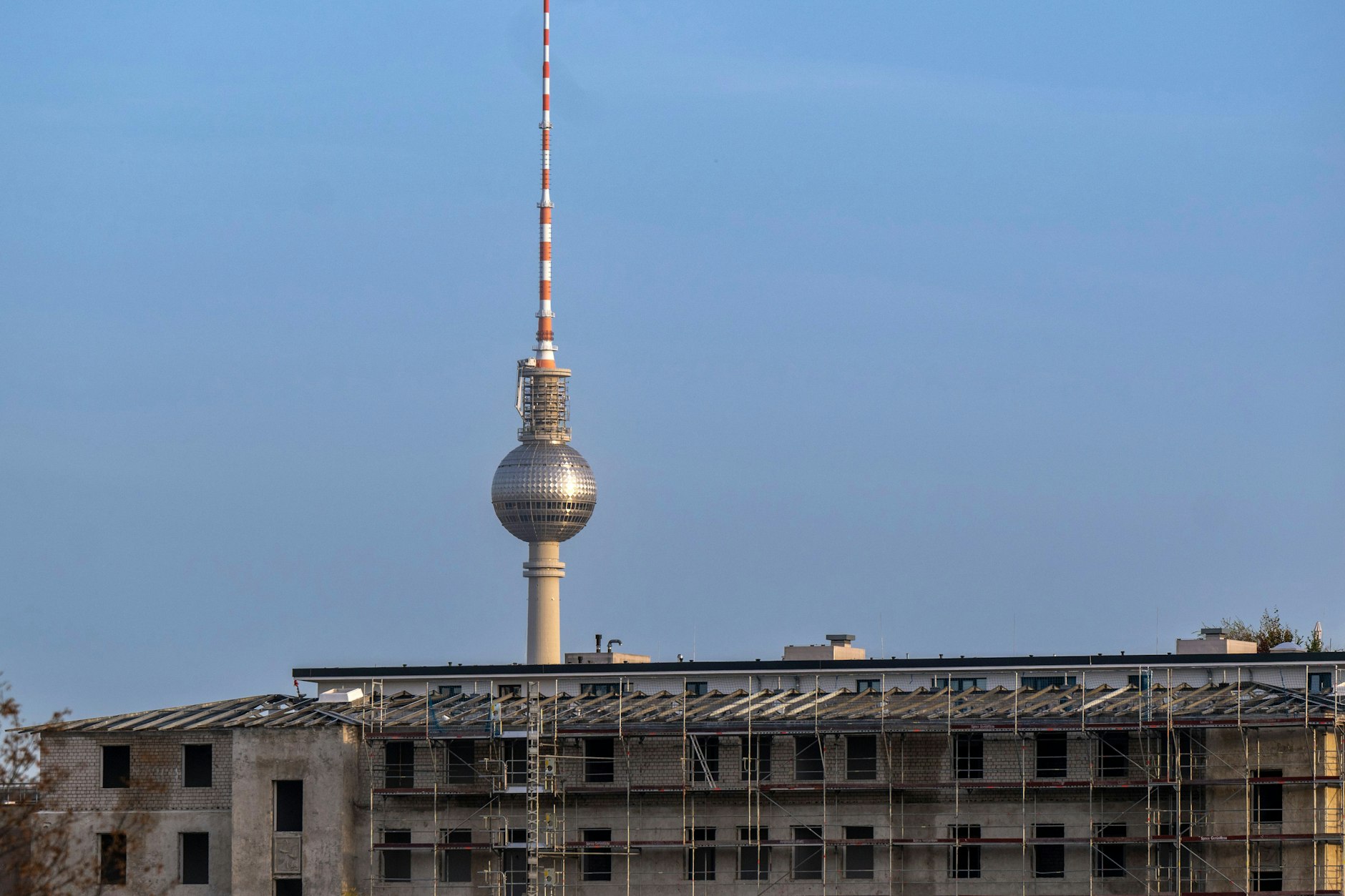 In Berlin entstehen zwar etliche neue Wohnungen, doch viele sind nicht zu bezahlen.