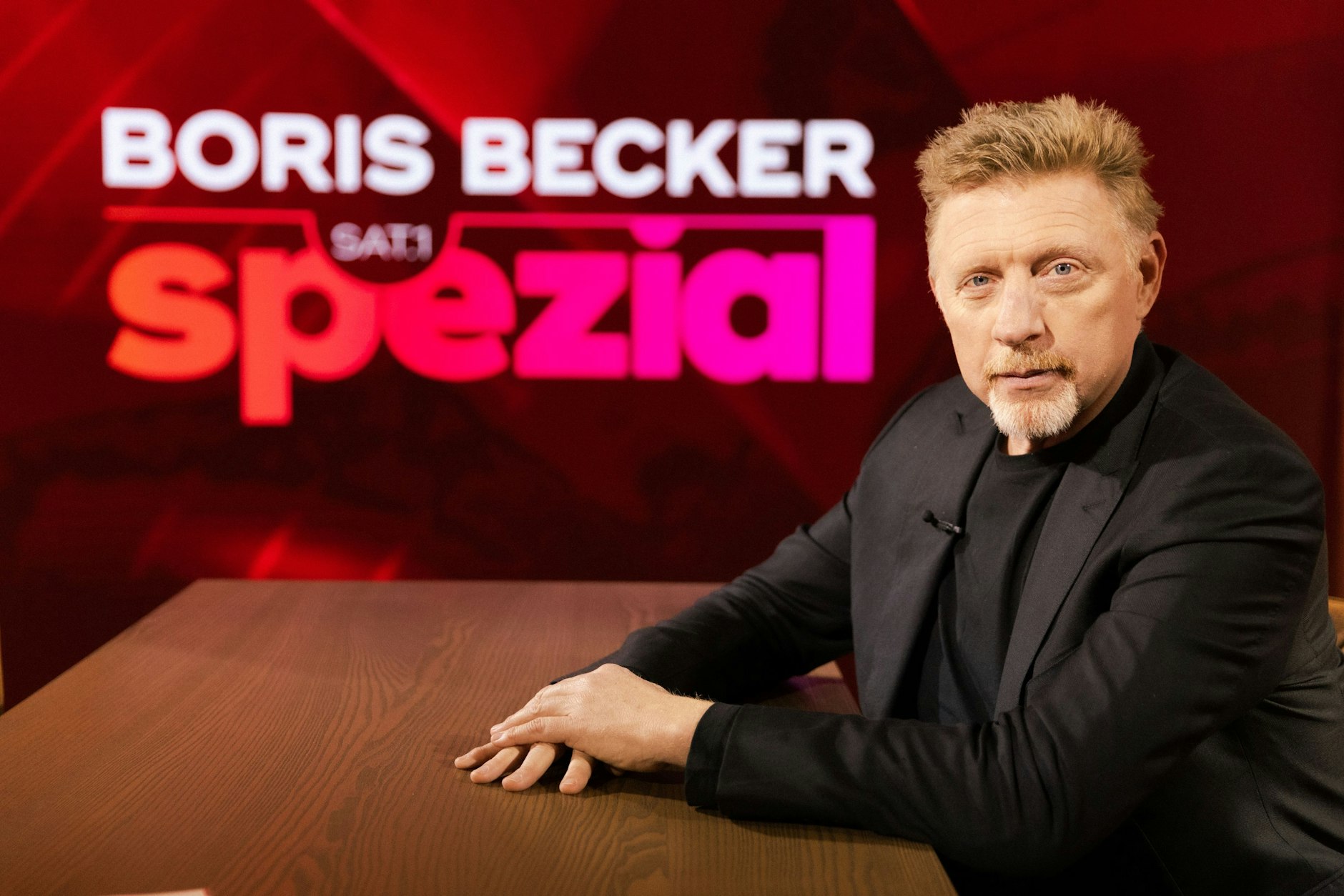 Mehr als 500.000 Euro Honorar und die Fragen sollen vorher abgesprochen worden sein, maulen Kritiker. Alles Unsinn, findet unser Autor. Für ihn ist Boris Becker ein Held.