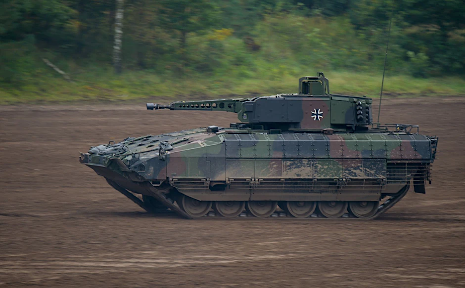 ARCHIV - Der Schützenpanzer Puma war bei Übungen der Bundeswehr komplett ausgefallen.  