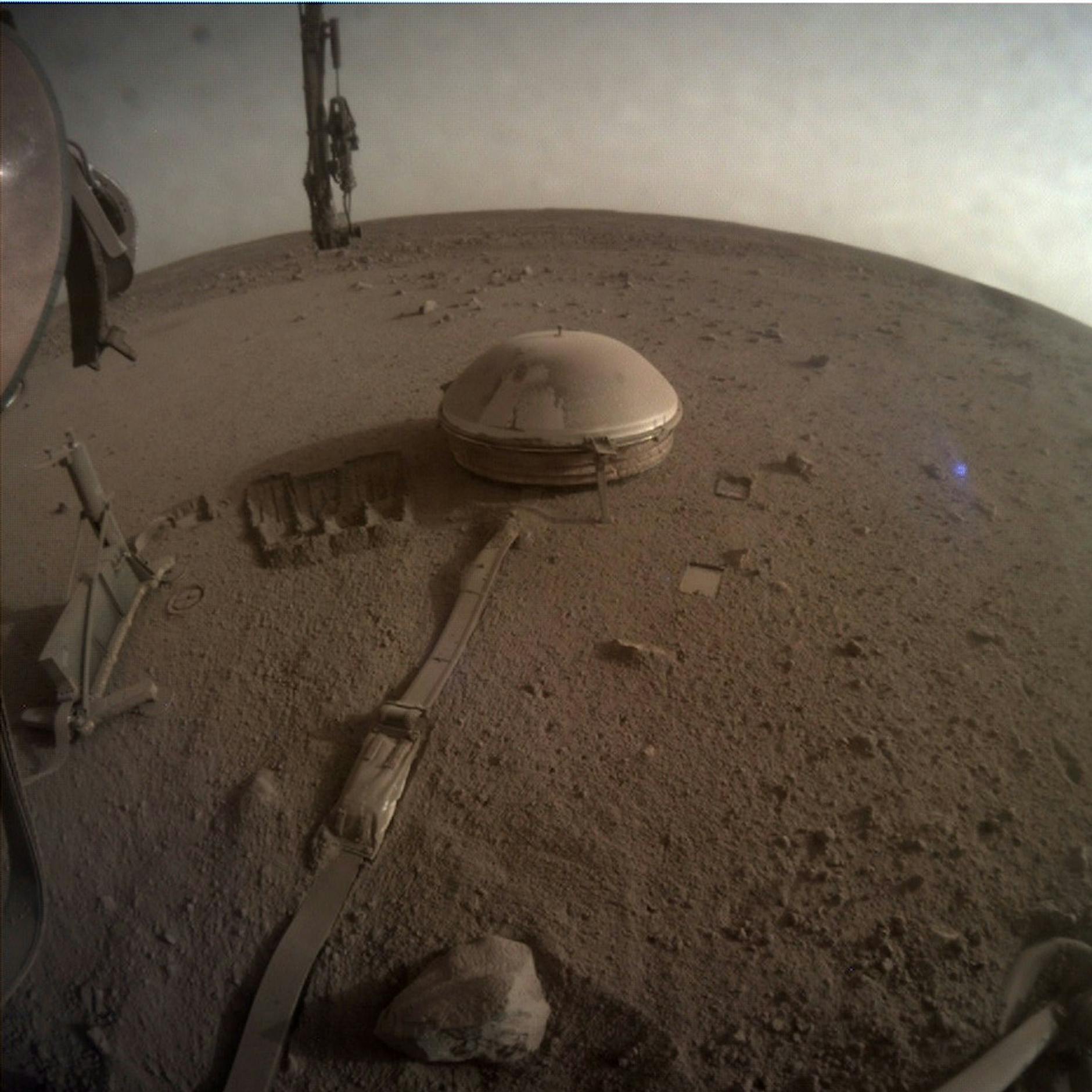 Trauriger Abschied: Nasa-Roboter „Insight“ sendet wohl letztes Bild vom Mars