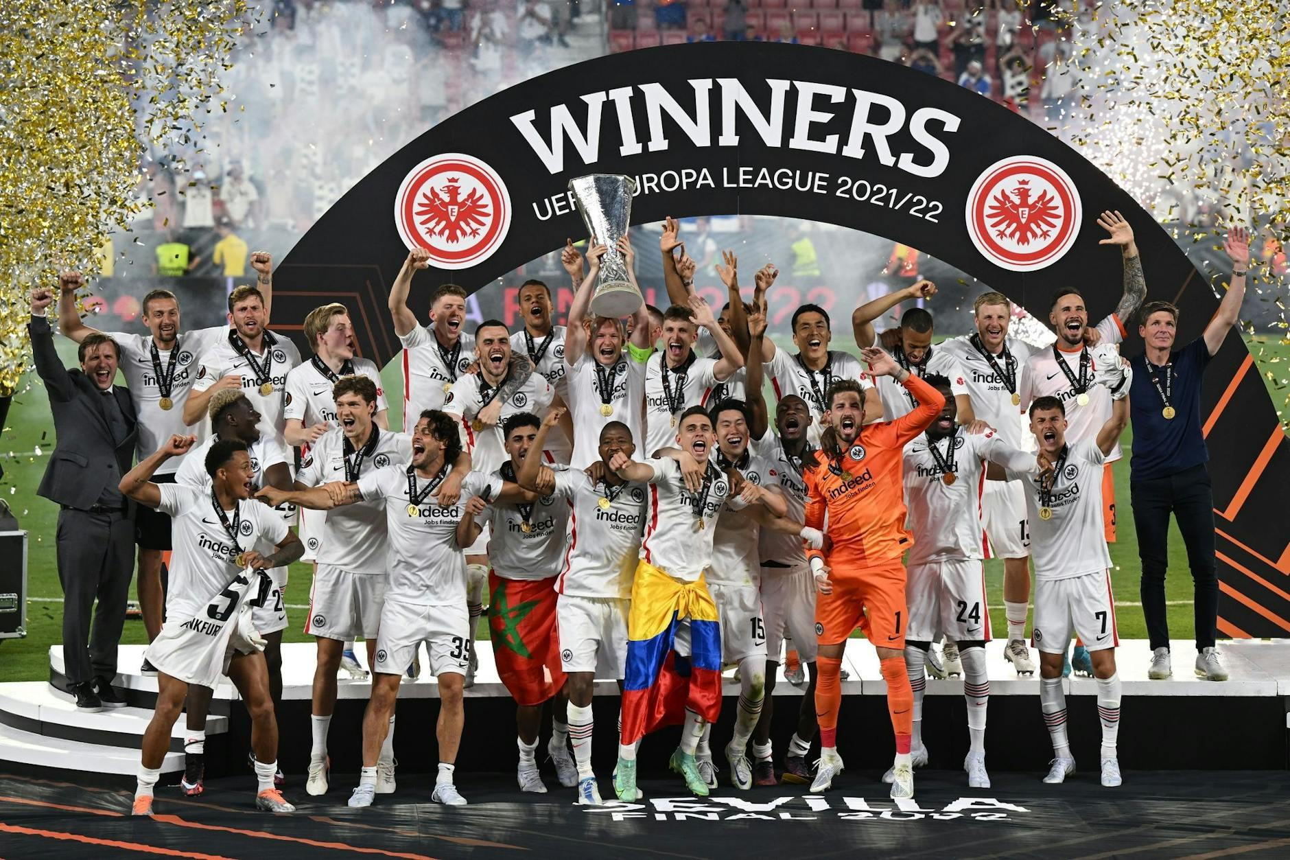 ARCHIV - Die Frankfurter-Spieler setzten sich gegen die DFB-Frauen und die Leichtathletik-Sprintstaffel durch.
