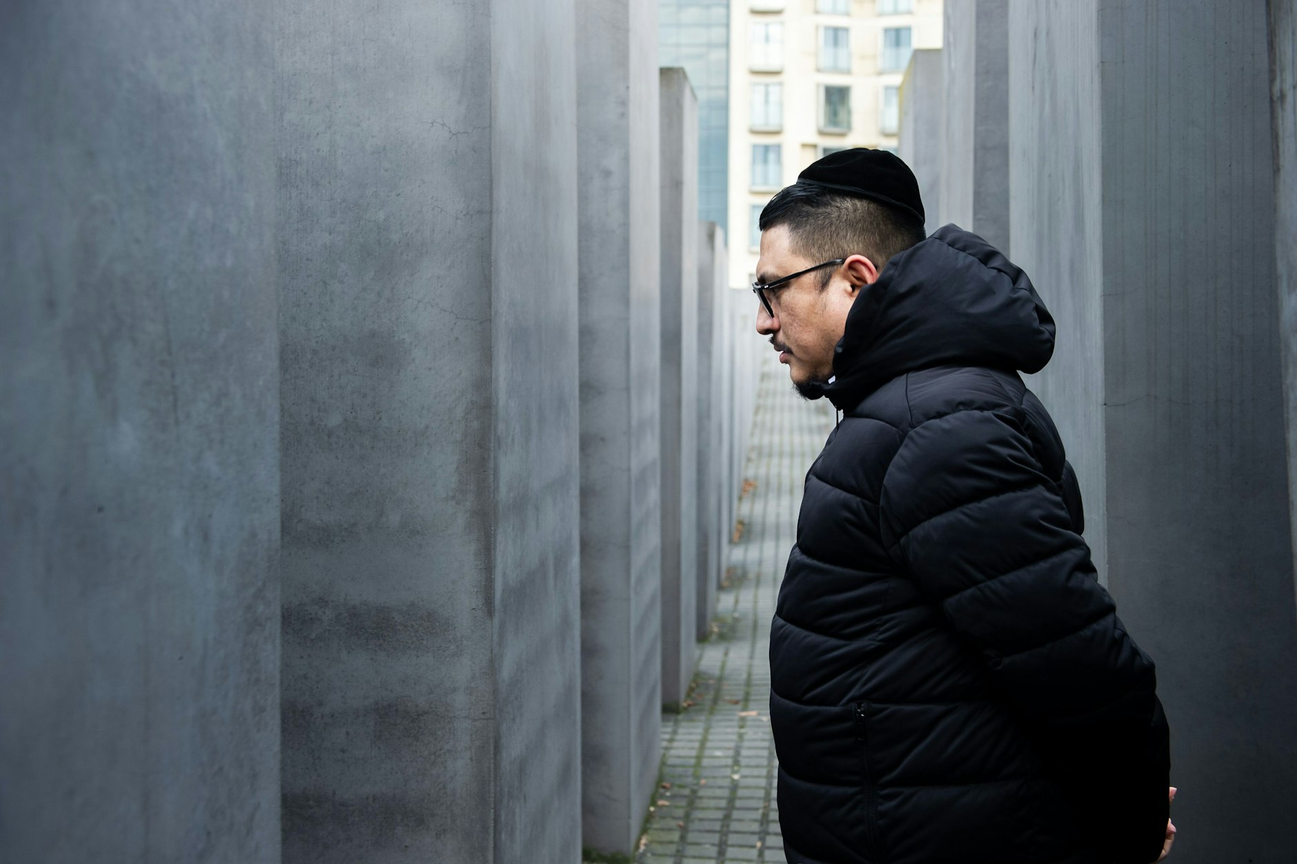 Rabi Jacob Baruch berada di Berlin untuk pertama kalinya dan ingin langsung pergi ke tugu peringatan itu. & nbsp;