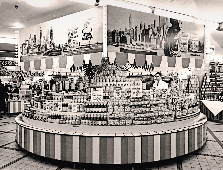 Come and see, buy and eat: Im März 1965 stand die Feinkostabteilung des KaDeWe im Zeichen der „Amerikawoche“.