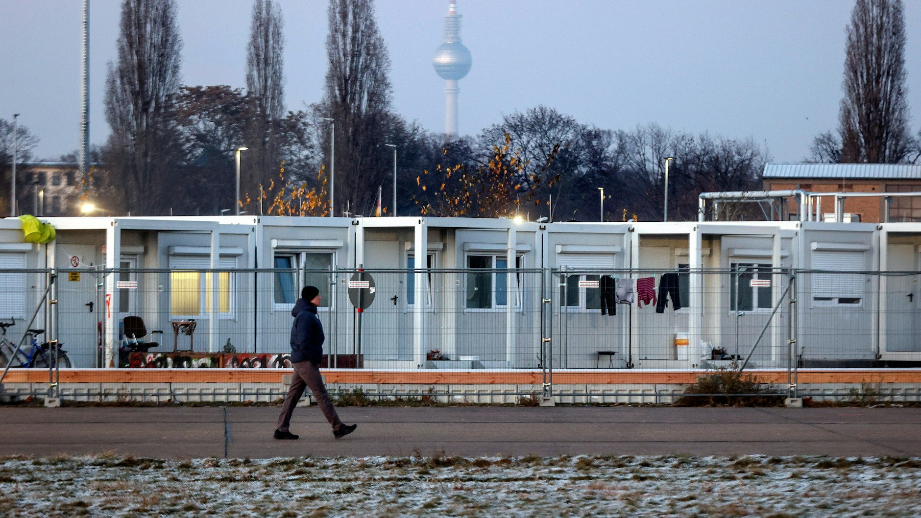Rund 800 Flüchtlinge aus der Ukraine sind in Containern auf dem Tempelhofer Feld untergebracht.&nbsp;