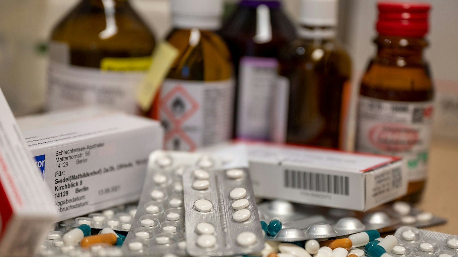Medikamente sind knapp, neben Erkältungsmitteln sind sogar Krebspräparate teils Mangelware.