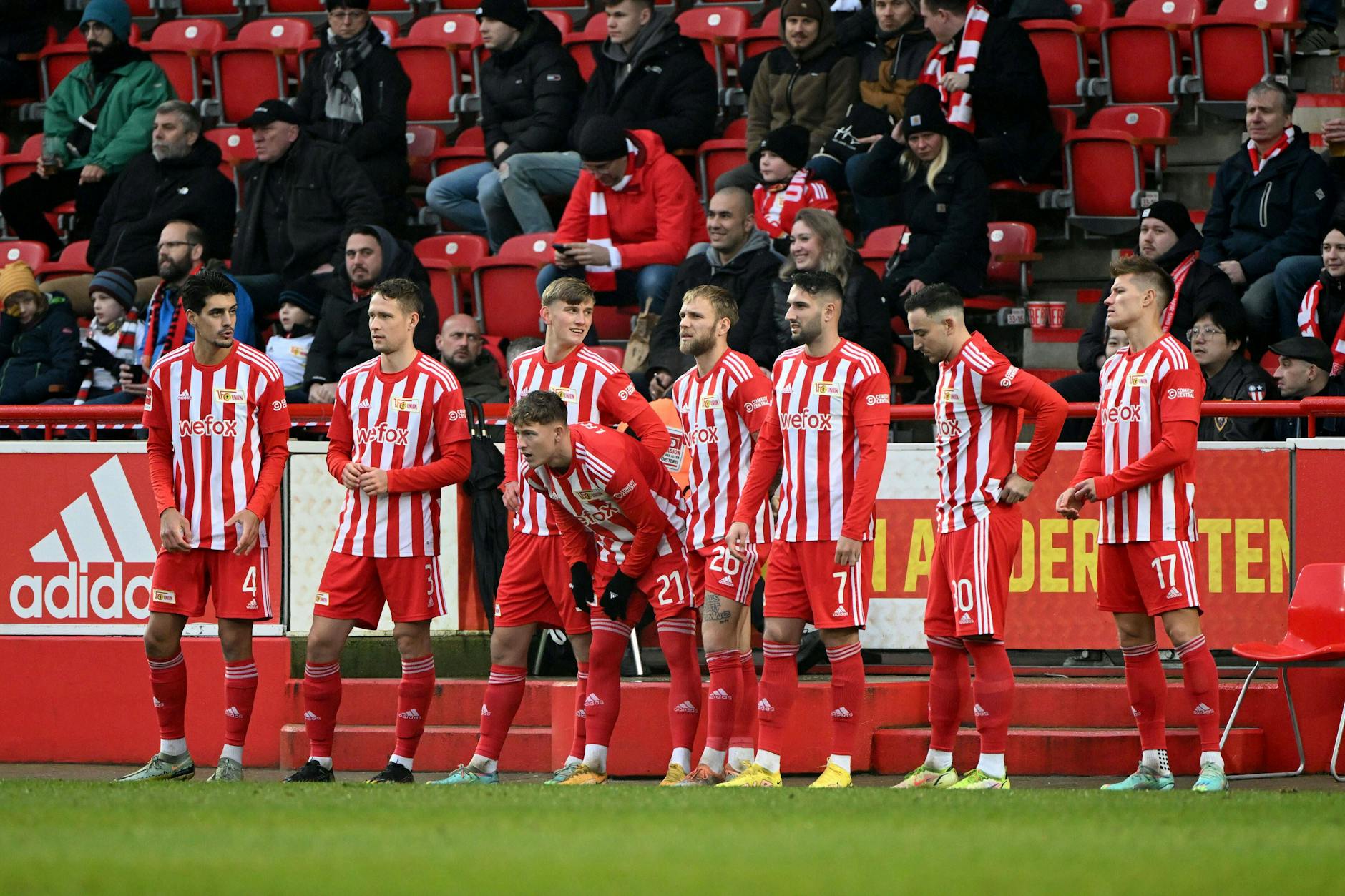 Urs Fischer nahm in der 62. Minute einen Achtfachwechsel vor und änderte das System.