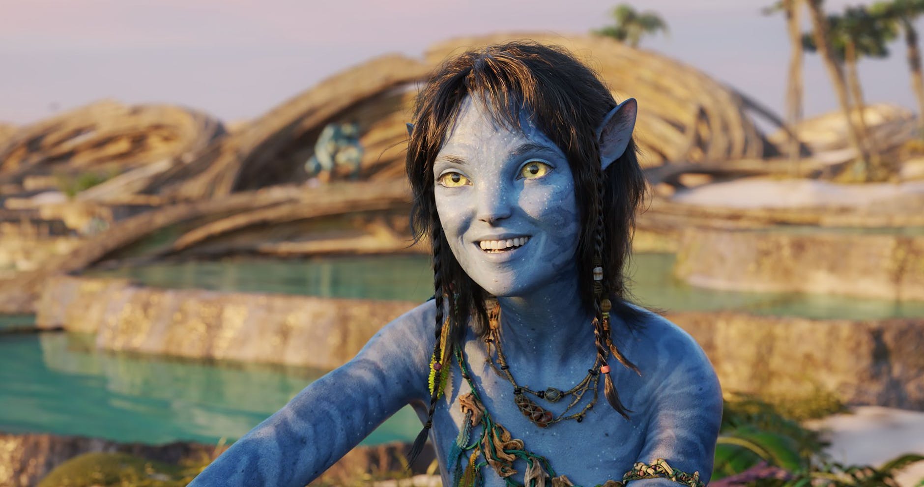 HANDOUT - Sigourney Weaver als Kiri in einer Szene des Films "Avatar 2: The Way Of Water"