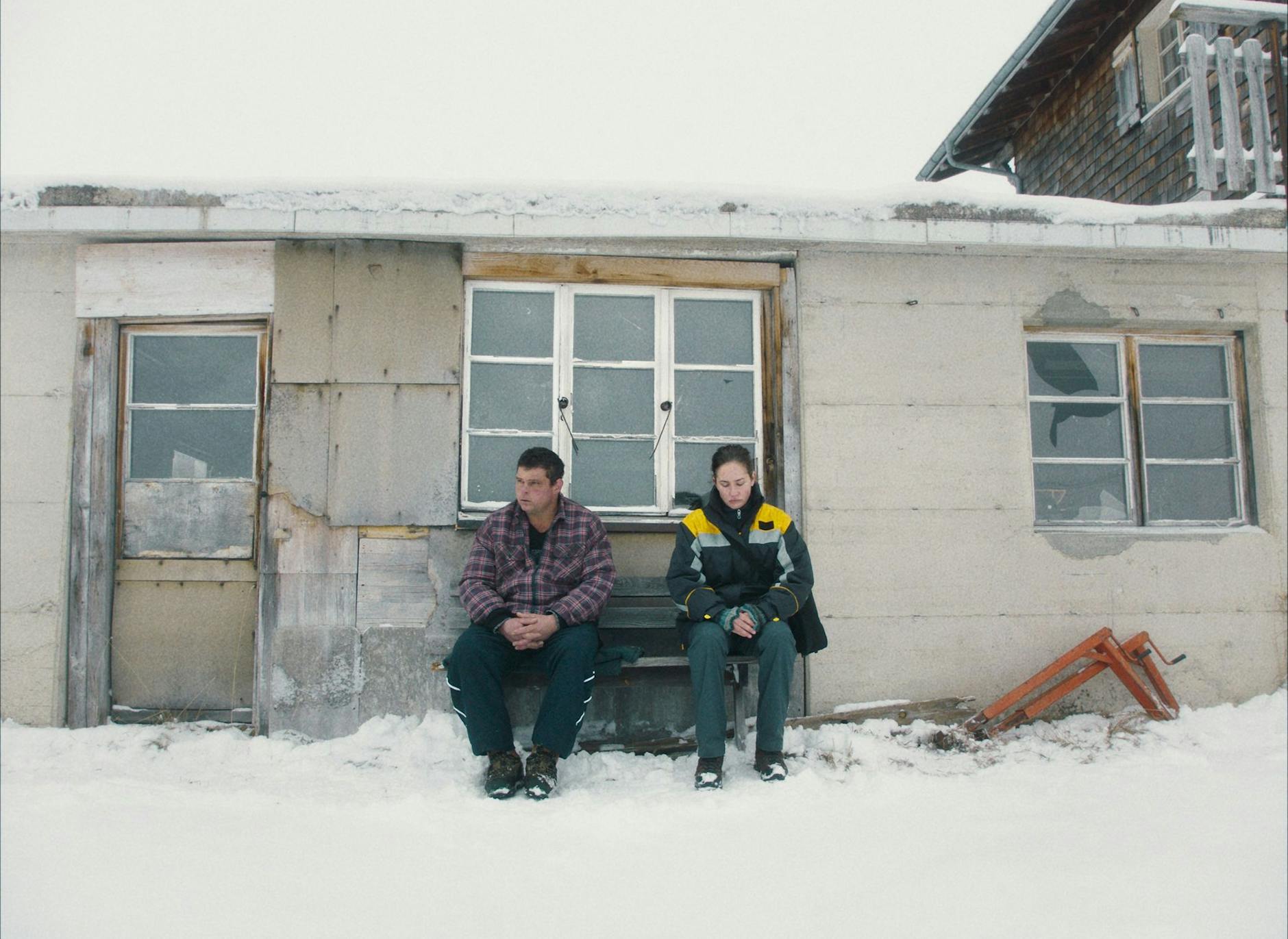 HANDOUT - Simon Wisler als Marco und Michèle Brand als Anna in einer Szene des Films «Drei Winter».
