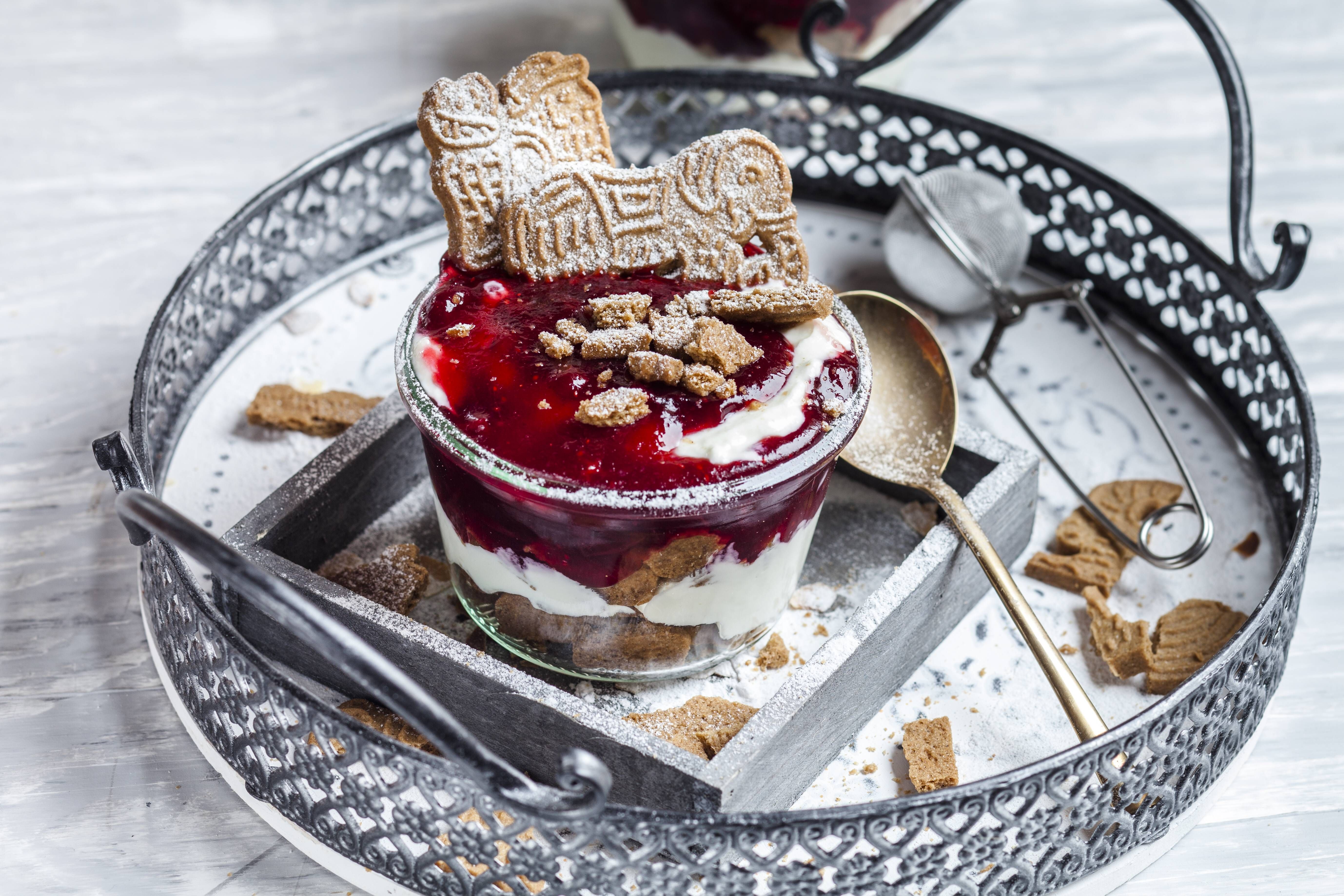 Köstliche Weihnachts-Desserts! Rezept für Spekulatius-Tiramisu, Lebkuchen-Mousse und Schoko-Fondue mit weihnachtlicher Note