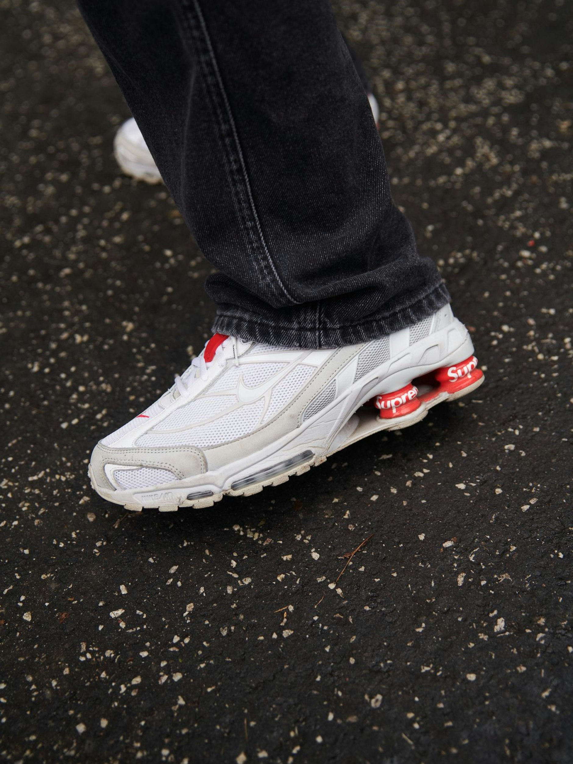 Dazu Supreme x Nike Shox Ride 2.