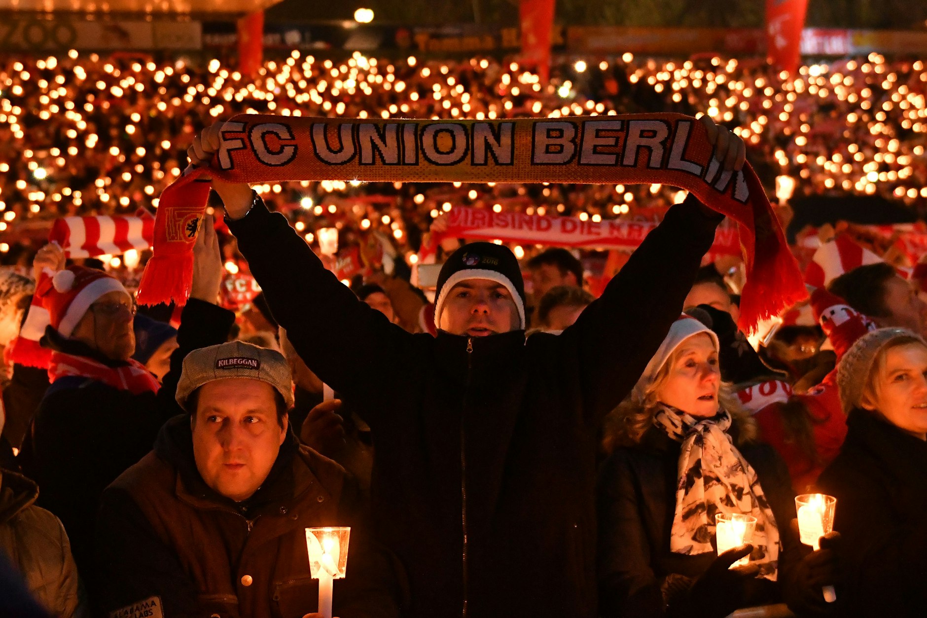 Das Weihnachtssingen des 1. FC Union Berlin ist immer wieder ein beeindruckendes Ereignis.