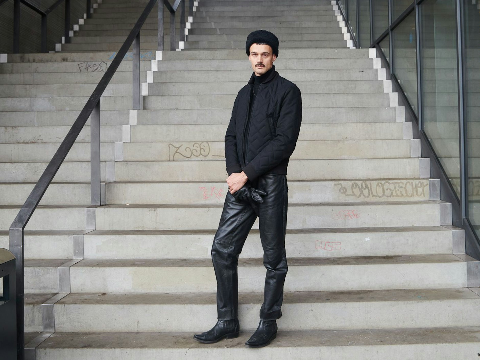 Postsowjetische Noblesse: Was macht Aljoscha wohl beruflich?&nbsp;