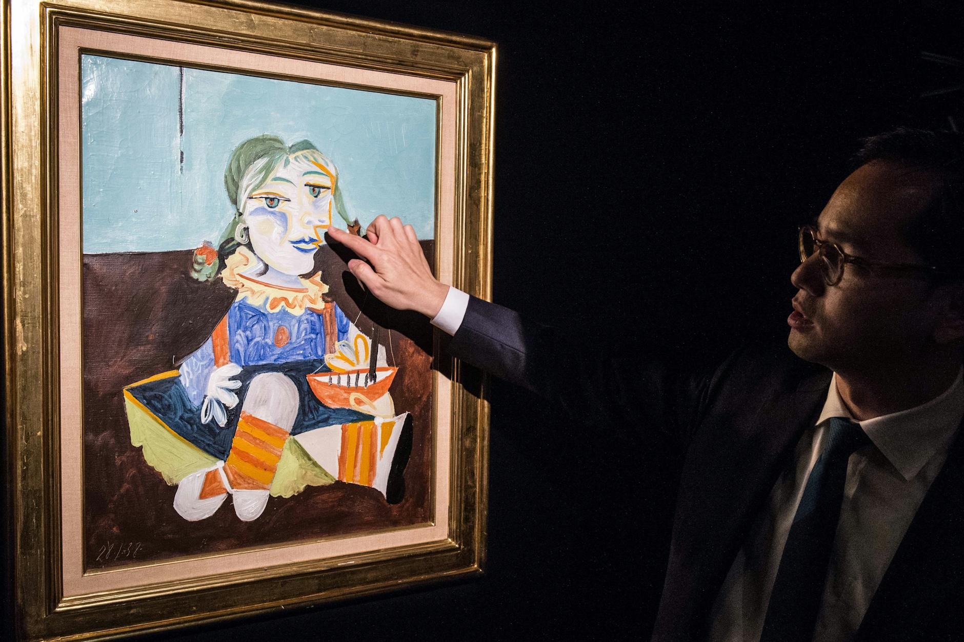 2018 in Hongkong: Sotheby’s-Auktion von Picassos Gemälde „Maya mit dem Boot“.