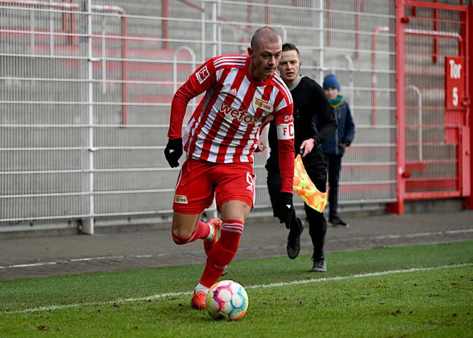 Julian Ryerson lief in der zweiten Halbzeit gegen den FC St. Pauli sogar als Kapitän des 1. FC Union Berlin auf. 