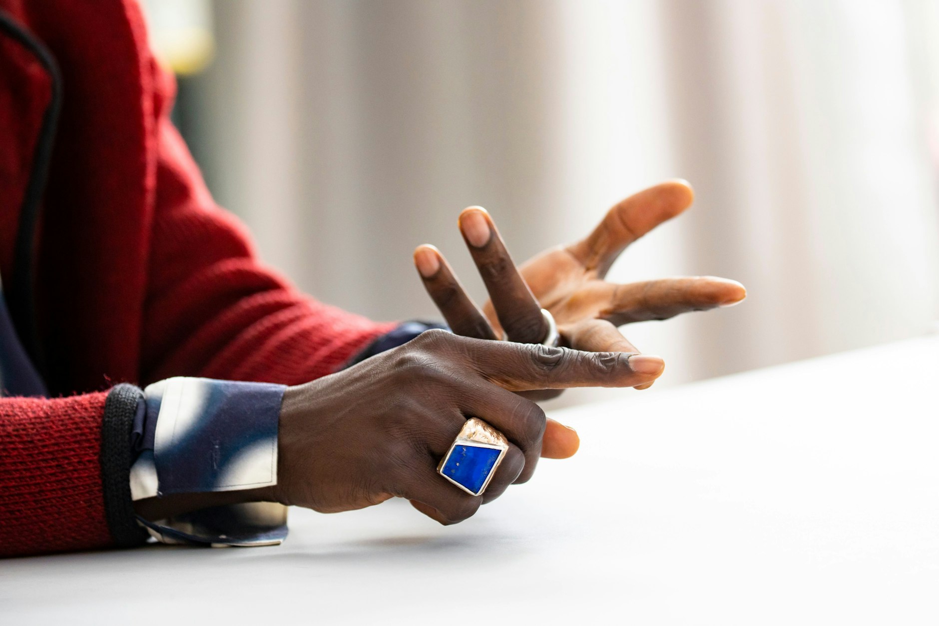 Ibou Diop während unseres Interviews in den Räumen von Dekoloniale in Berlin 