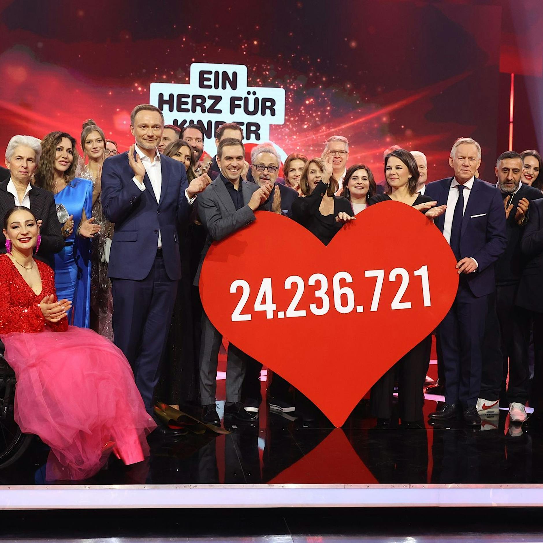 „Ein Herz für Kinder“ bringt Millionenspende