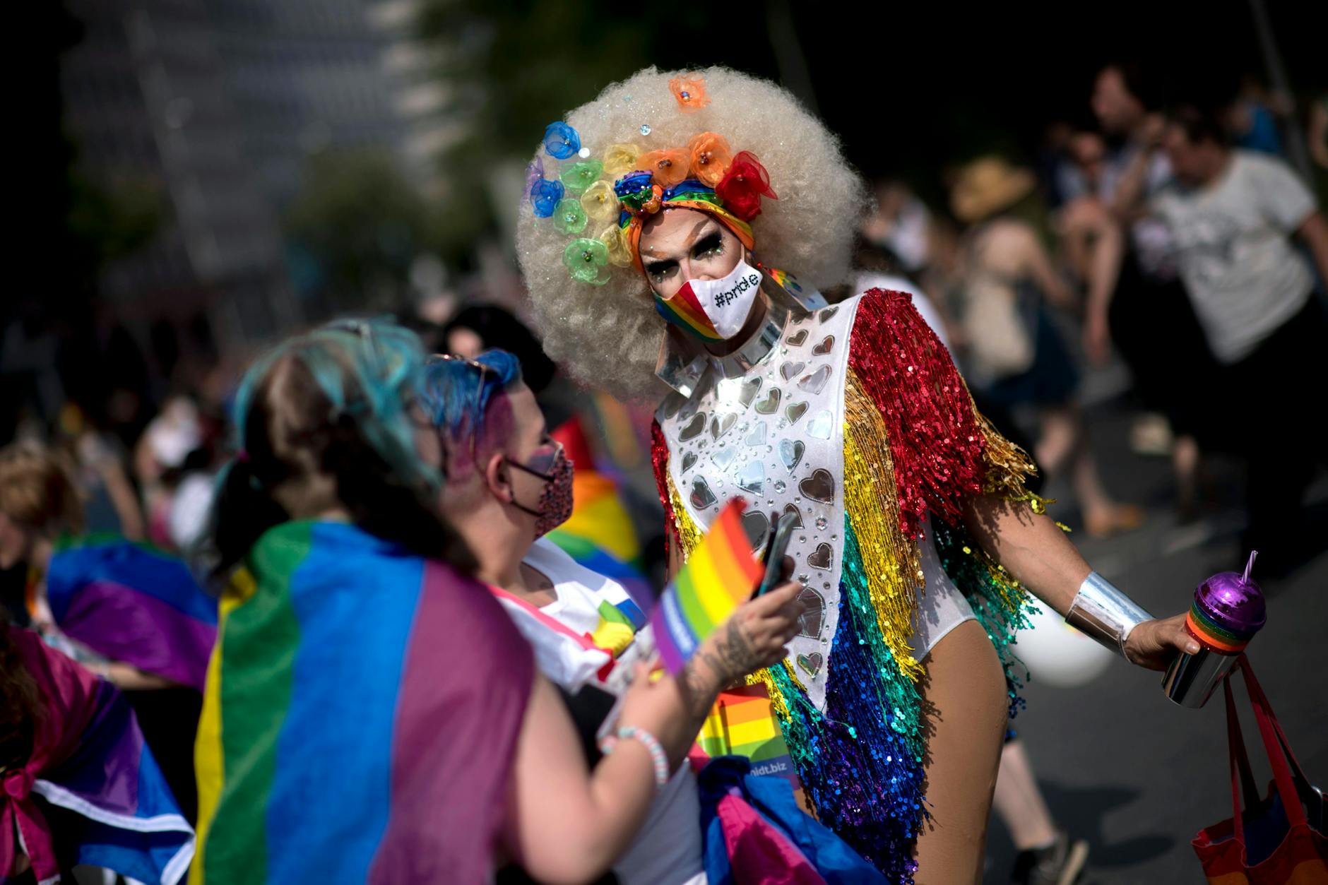 Verrückte Kostüme in Berlin am Christopher Street Day.