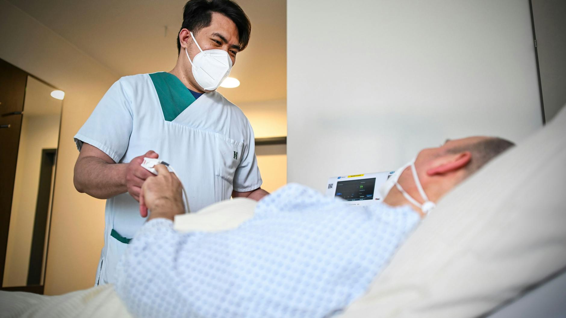 Pflegekräfte erhalten zum 1. Mai mehr Geld.