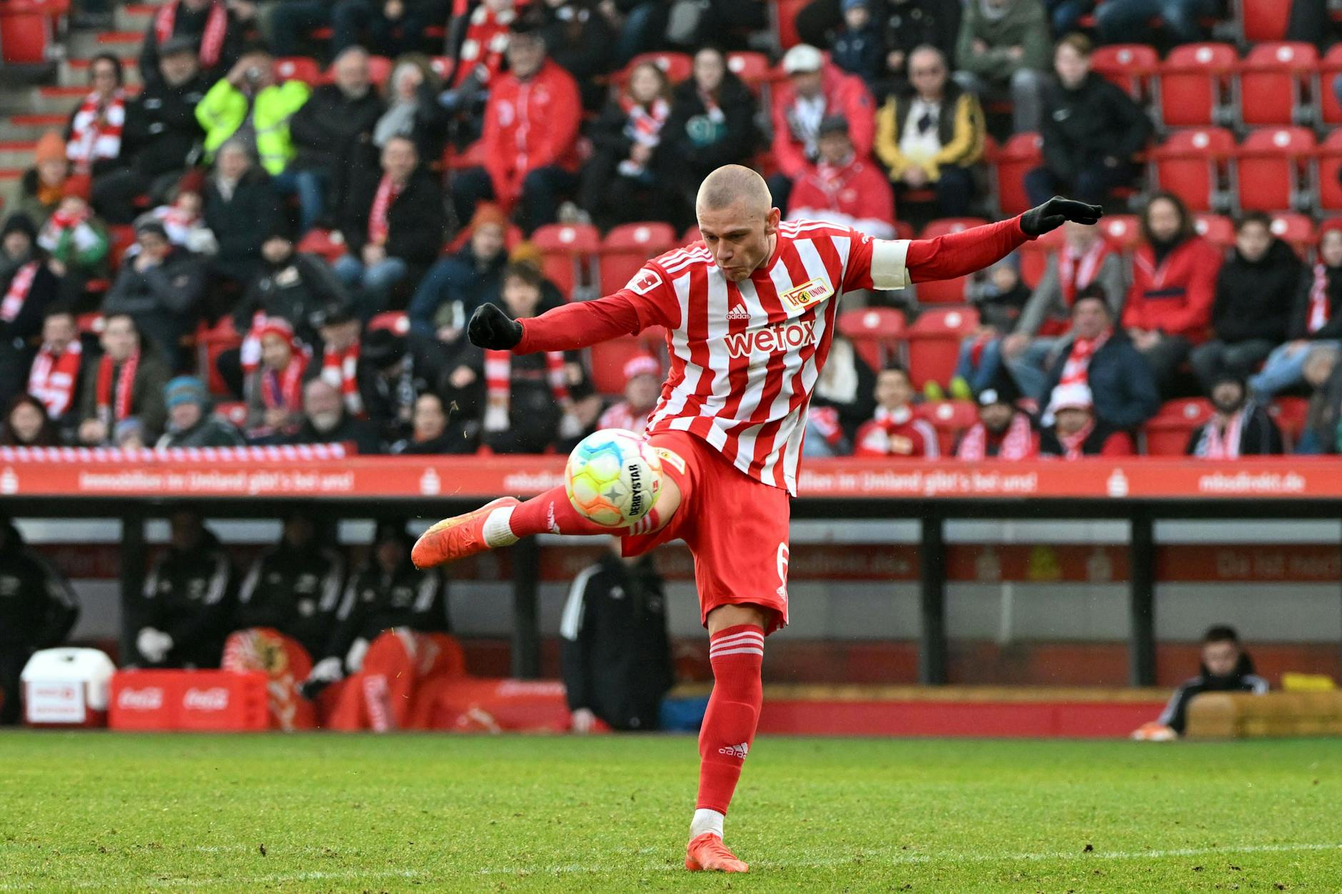 Julian Ryerson sitzt Christopher Trimmel im Nacken, kann aber ohnehin auf allen vier Flügelpositionen spielen.