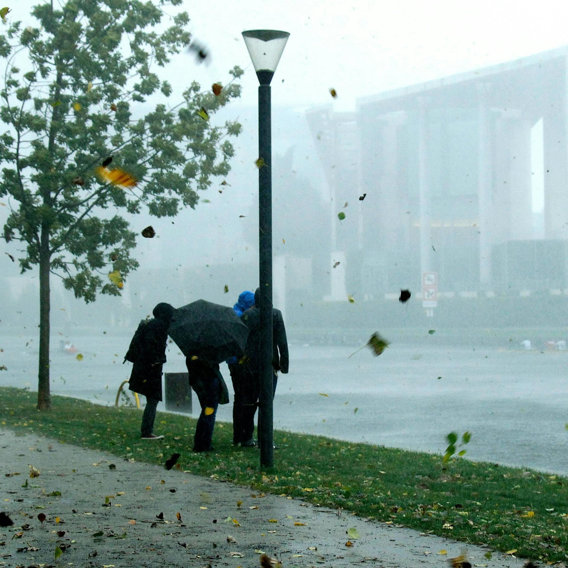 Sturm-Drama zwischen den Jahren – unglaubliche 140 km/h! Wetter-Experte warnt: Das wird heftig!