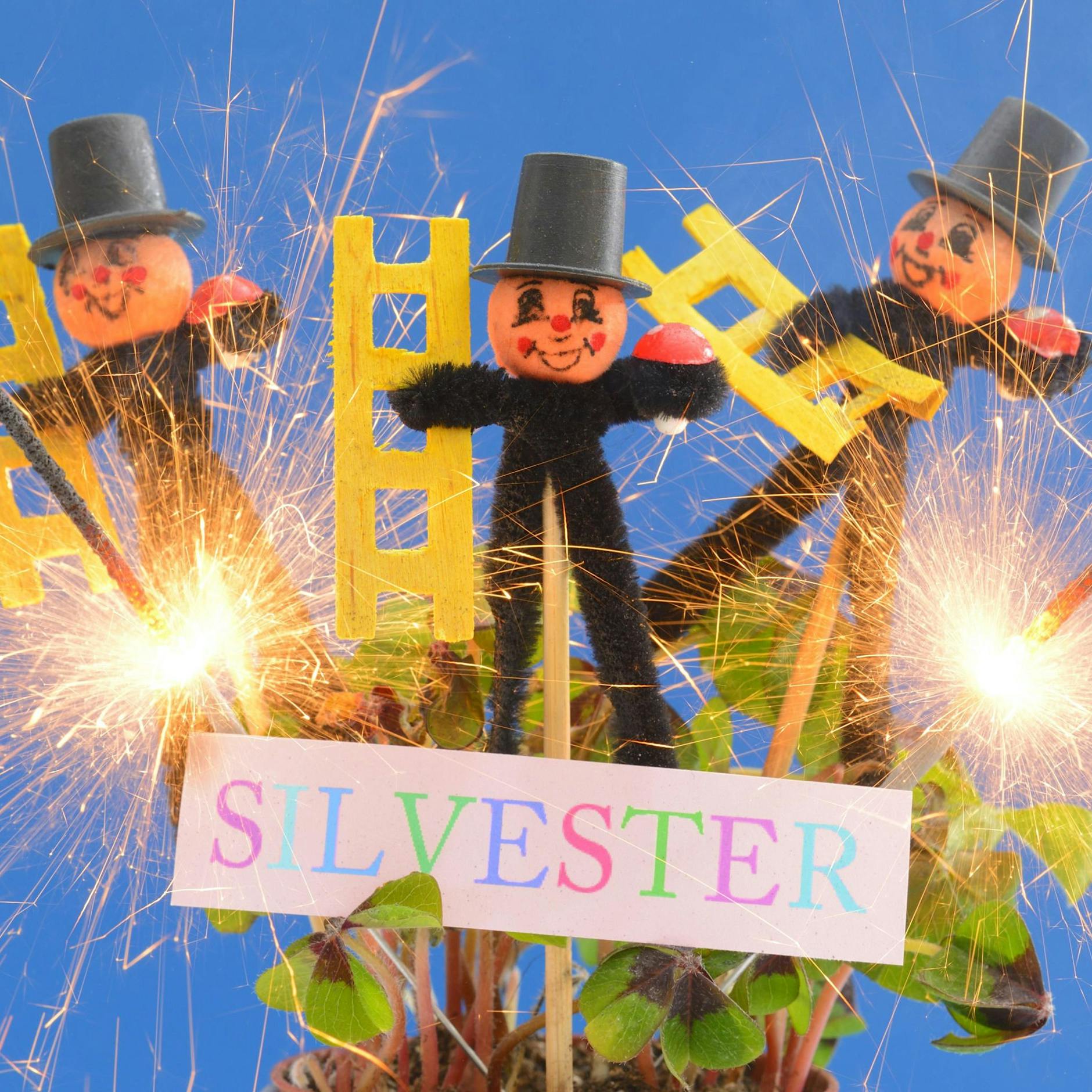 Krankenkassenbeiträge, Rente, Bürgergeld, Zigaretten: Was wird 2023 teurer, was wird billiger? Der große KURIER-Überblick!