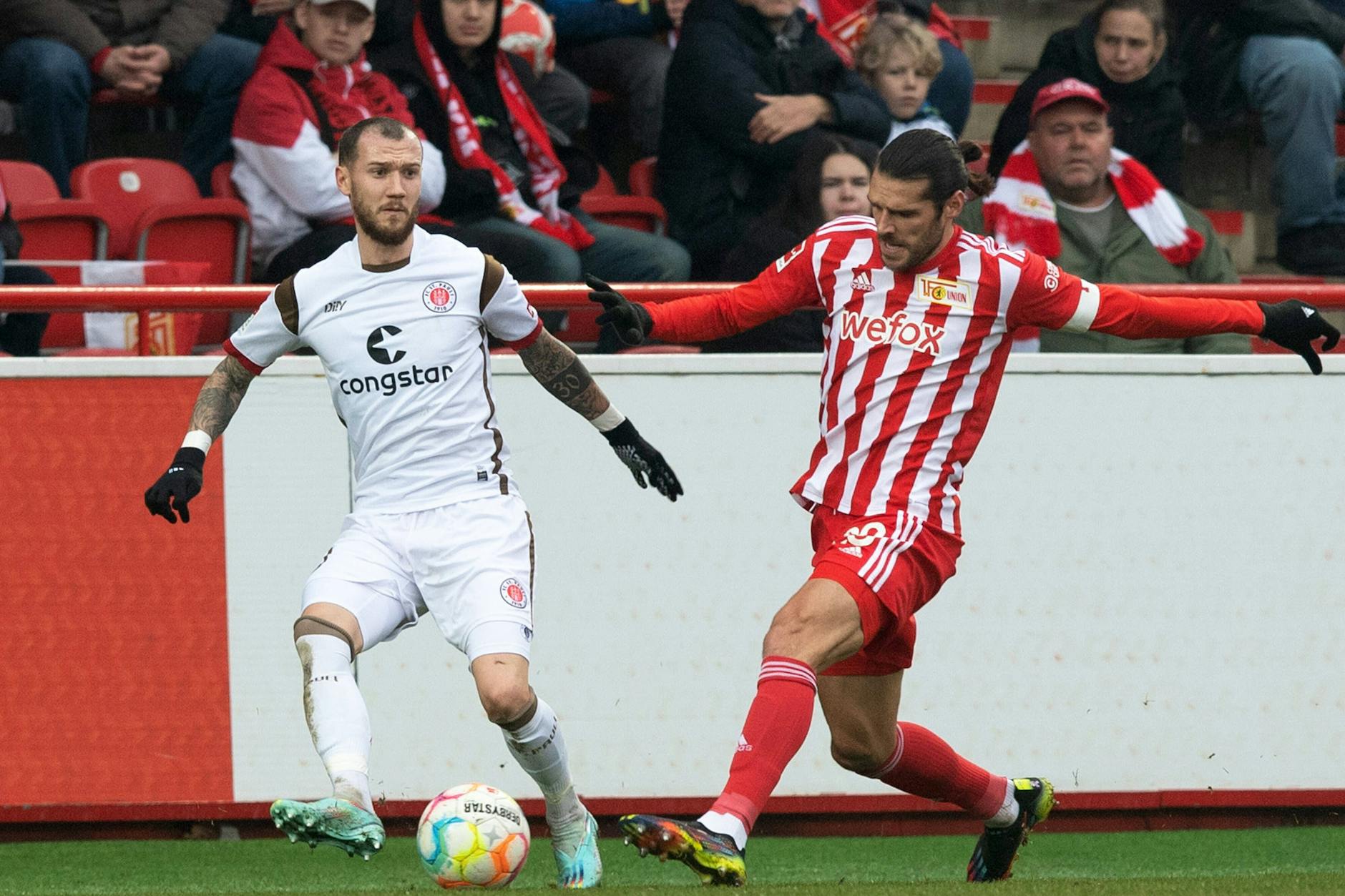 Christopher Trimmel (r.) muss um seinen Platz als Rechtsverteidiger kämpfen.