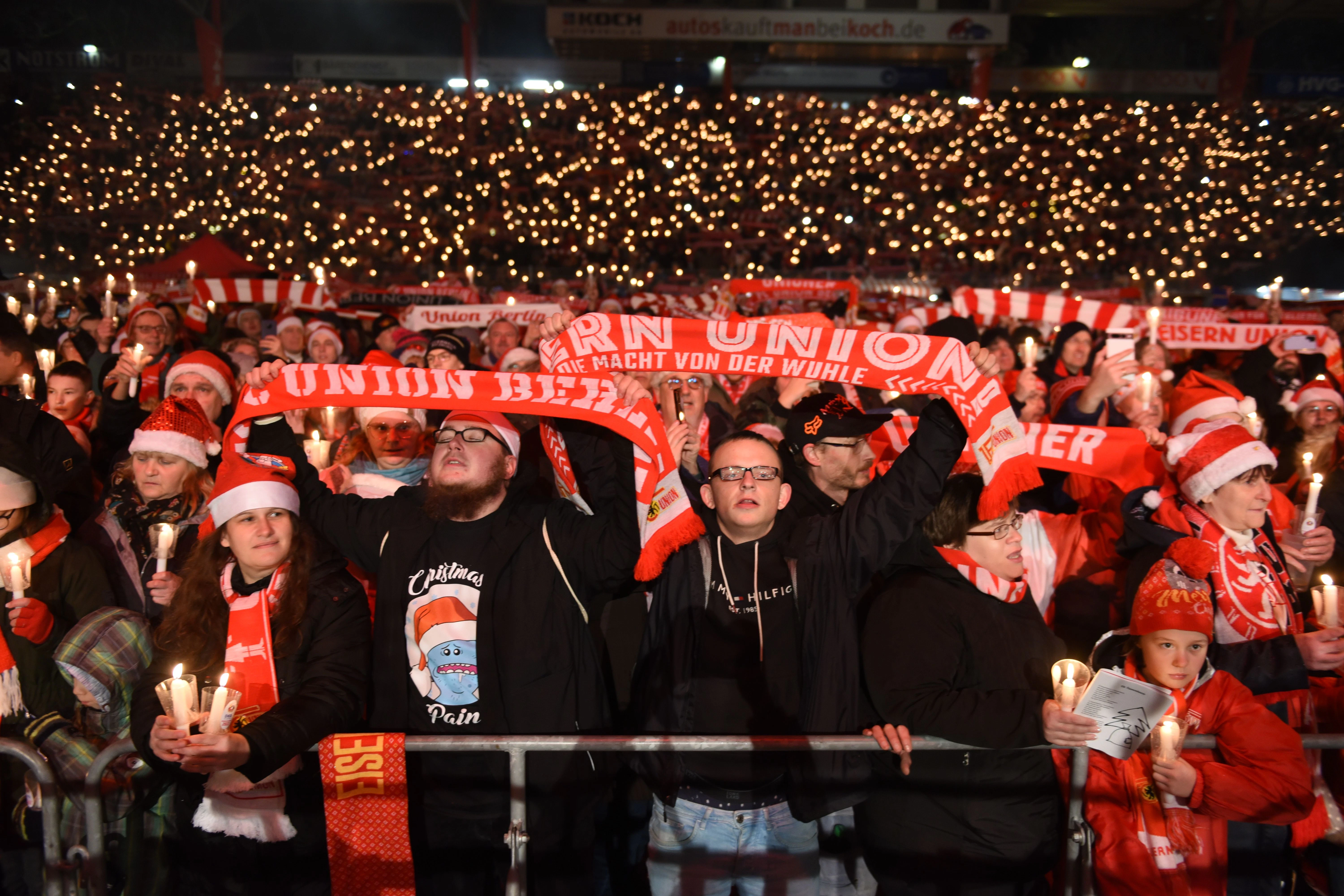Die 28.500 Menschen sorgten für eine großartige Weihnachts-Atmosphäre.