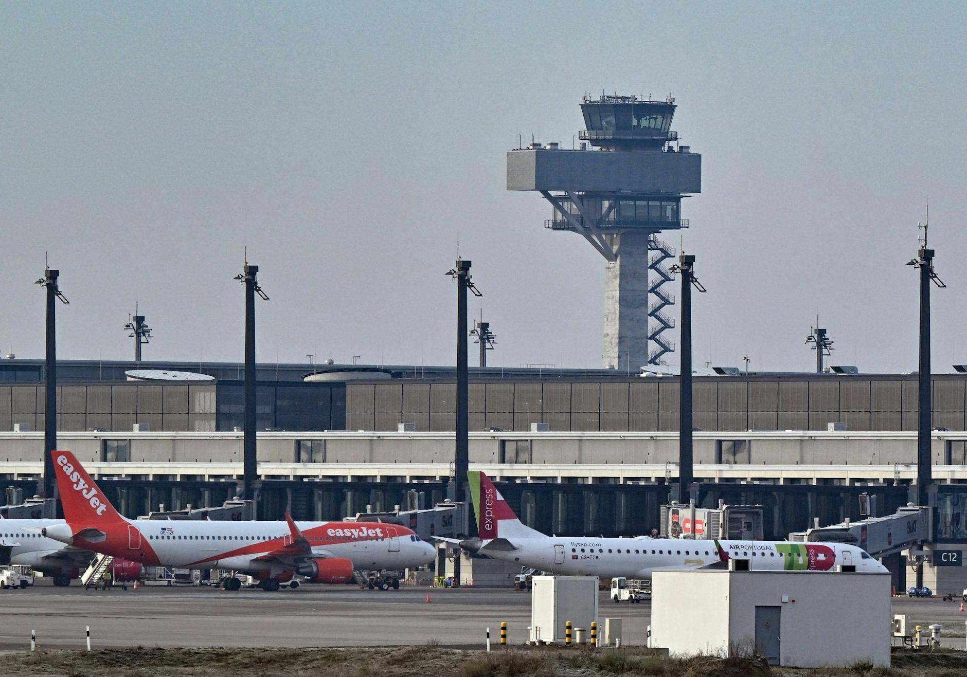 ARCHIV - Der Flughafen Berlin Brandenburg BER.