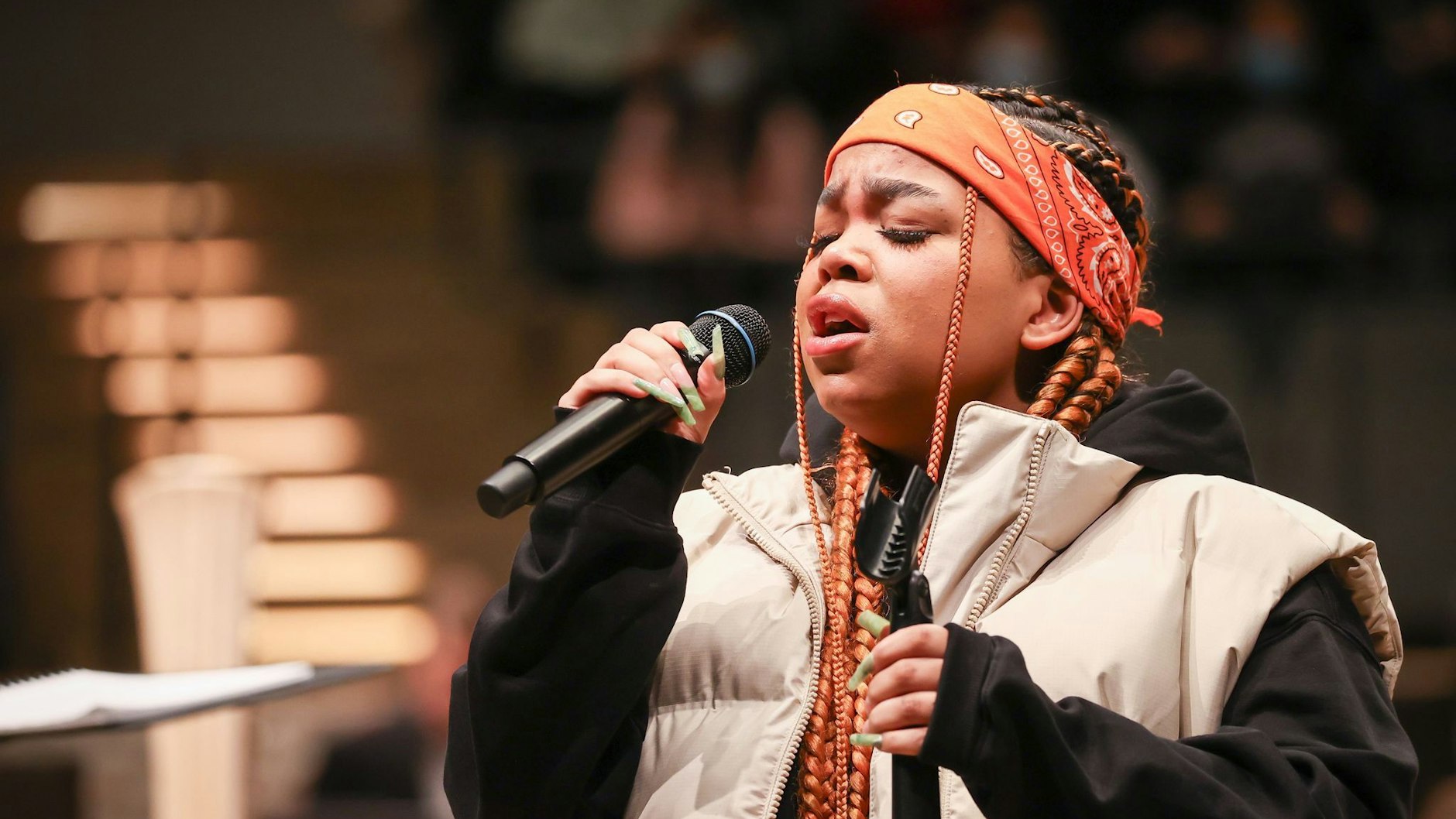 Zoe Wees ist eine der derzeit erfolgreichsten deutschen Sängerinnen.