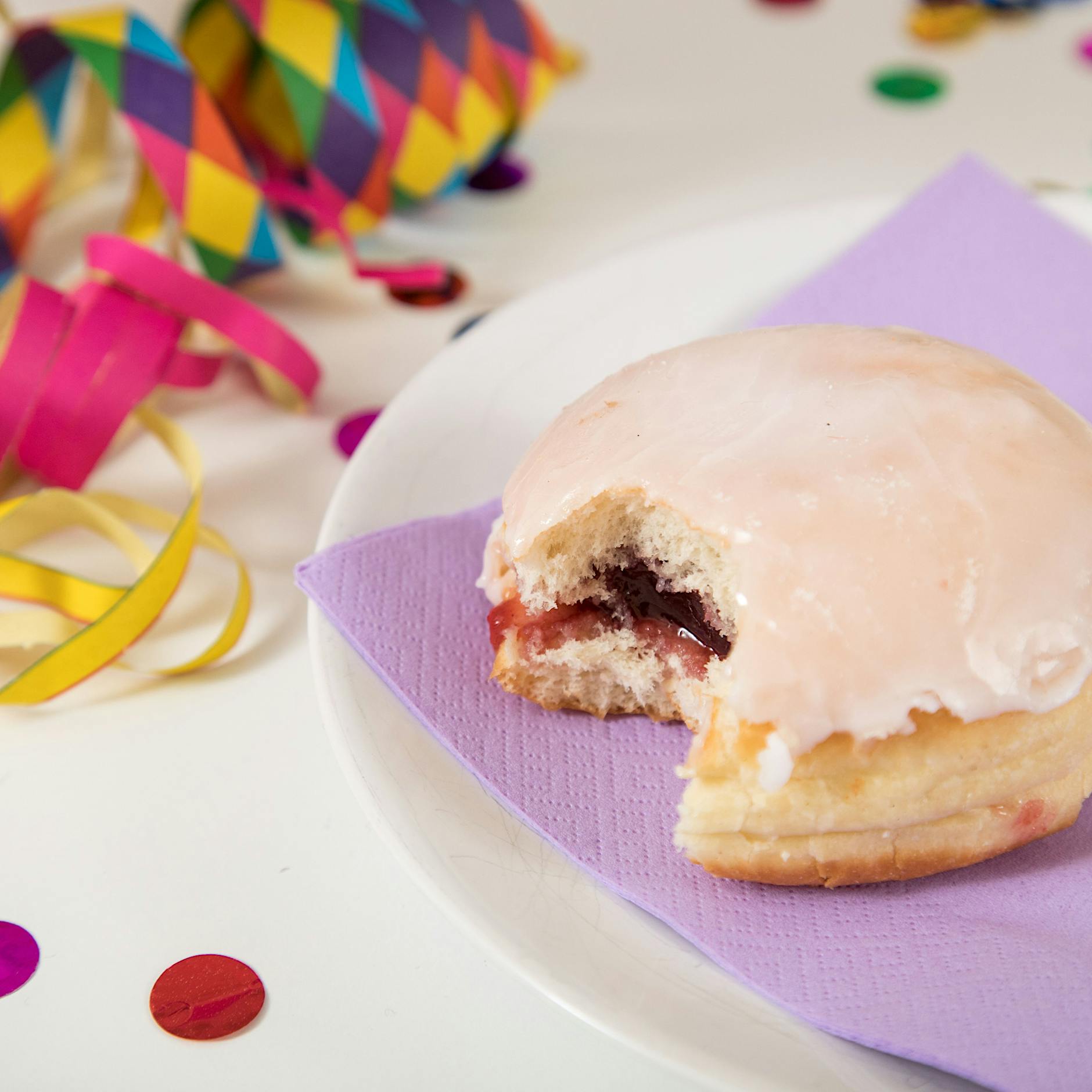 So gelingt ein süßer Jahreswechsel: Back dir deinen Pfannkuchen selbst