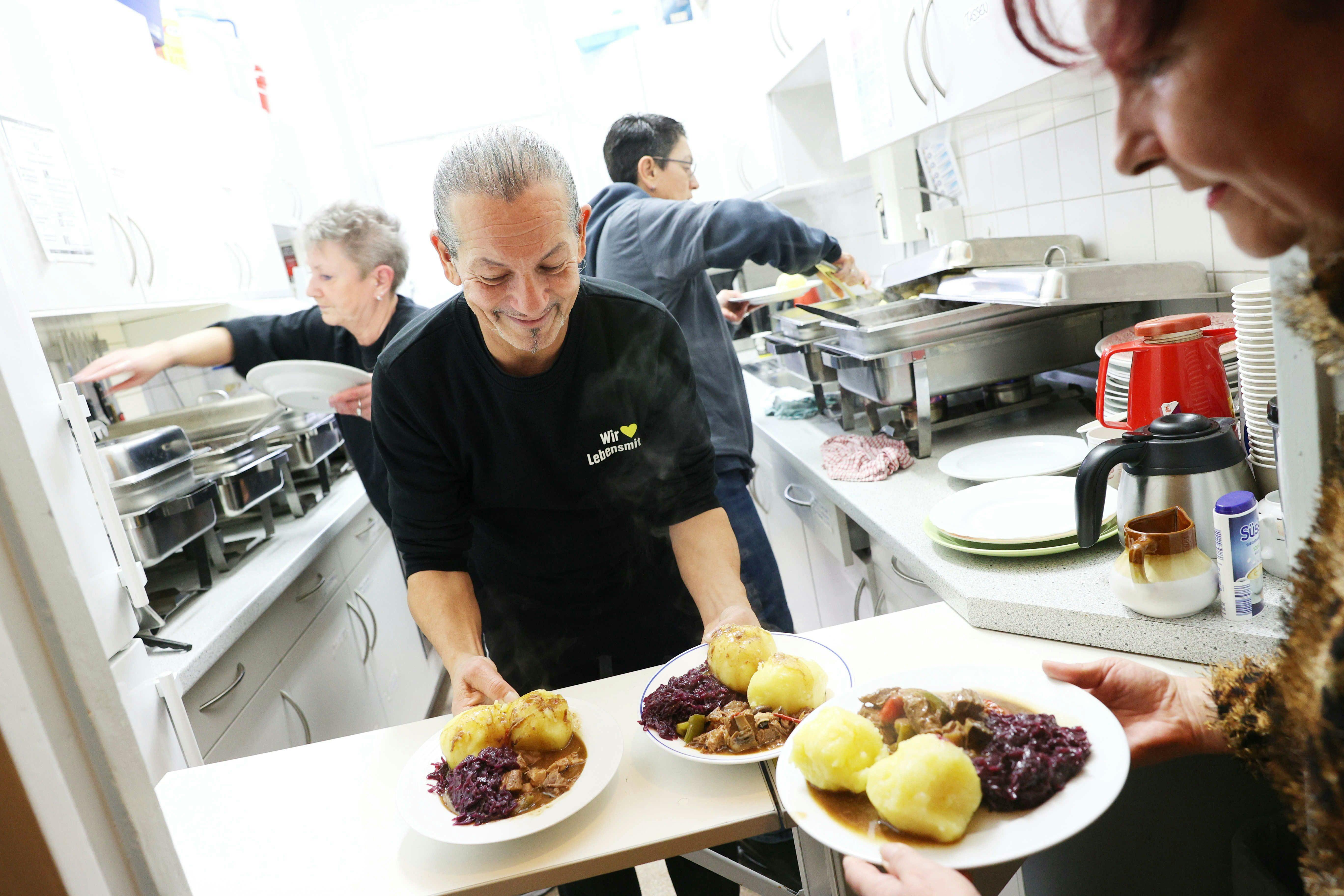 Wildgulasch und Kartoffelklöße gegen die Einsamkeit und Traurigkeit