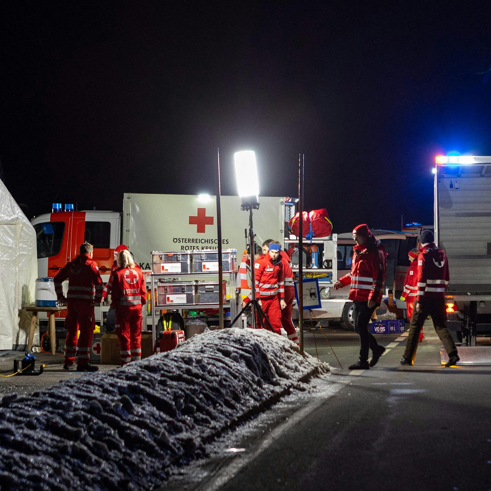 Es ist ein Weihnachtswunder: Monster-Lawine auf der Skipiste – und alle Vermissten sind gerettet!