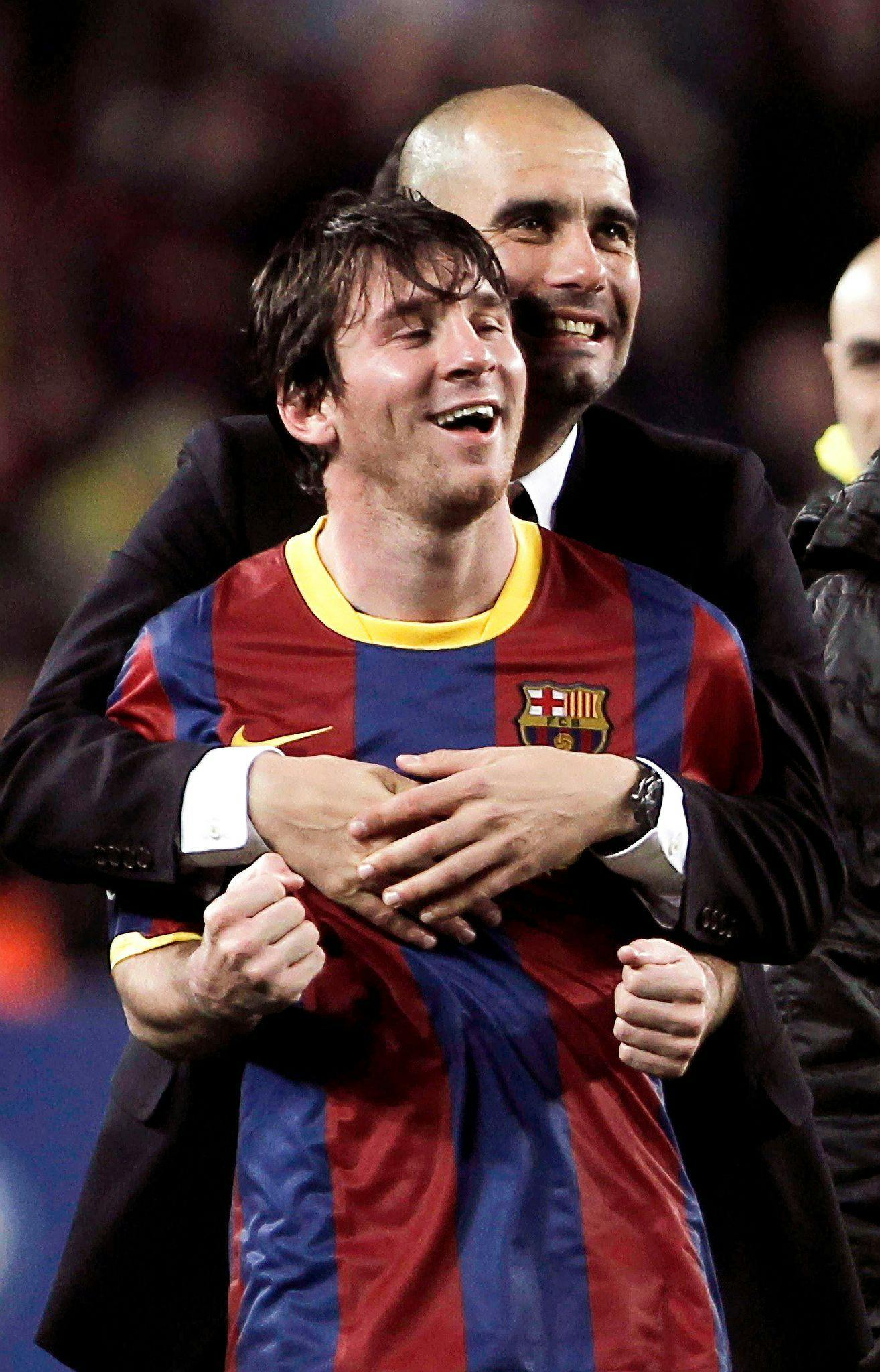 ARCHIV - Star-Coach Pep Guardiola trainierte Lionel Messi einst beim FC Barcelona.