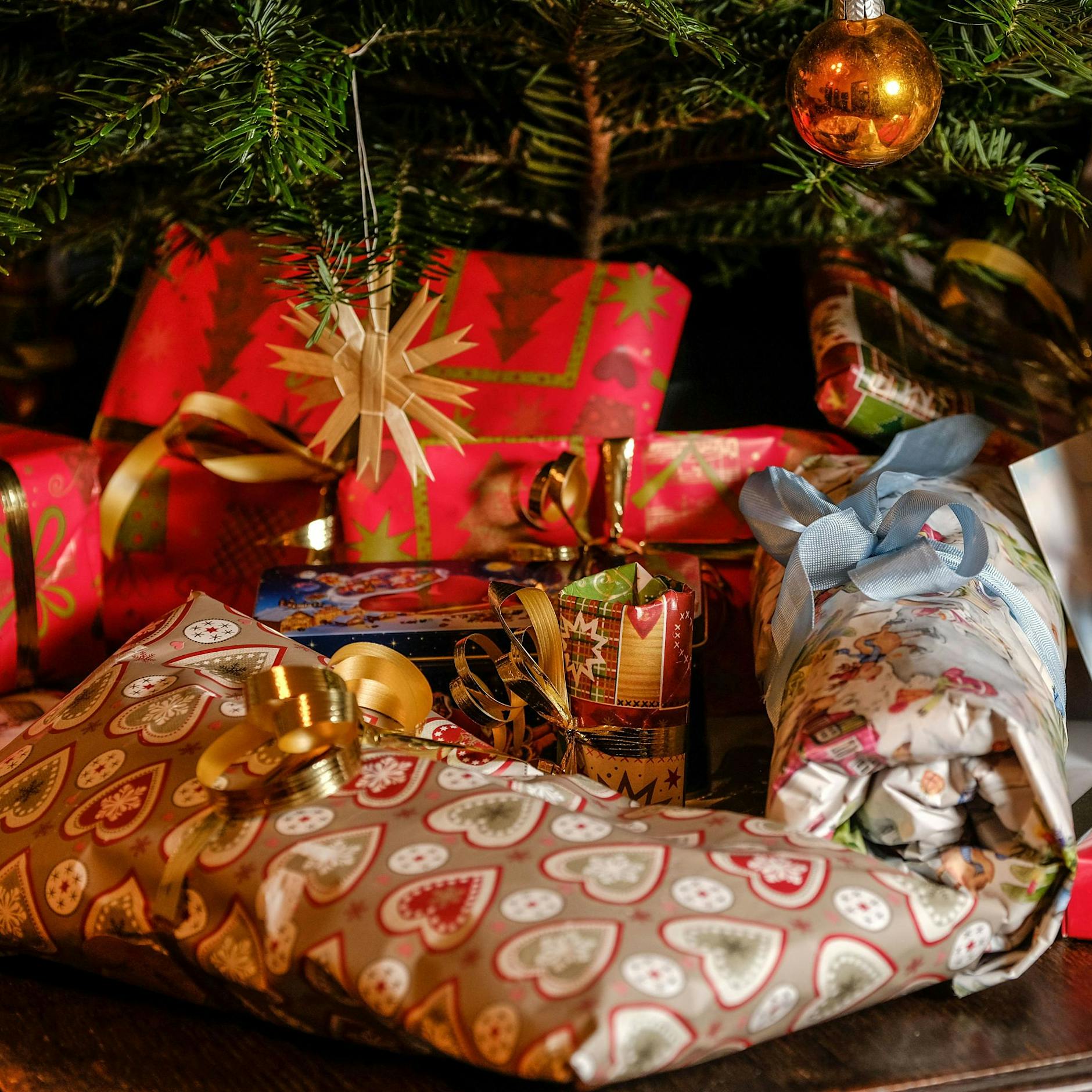 Verkaufen, tauschen, spenden – was tun mit ungeliebten Geschenken? Die besten Tipps!