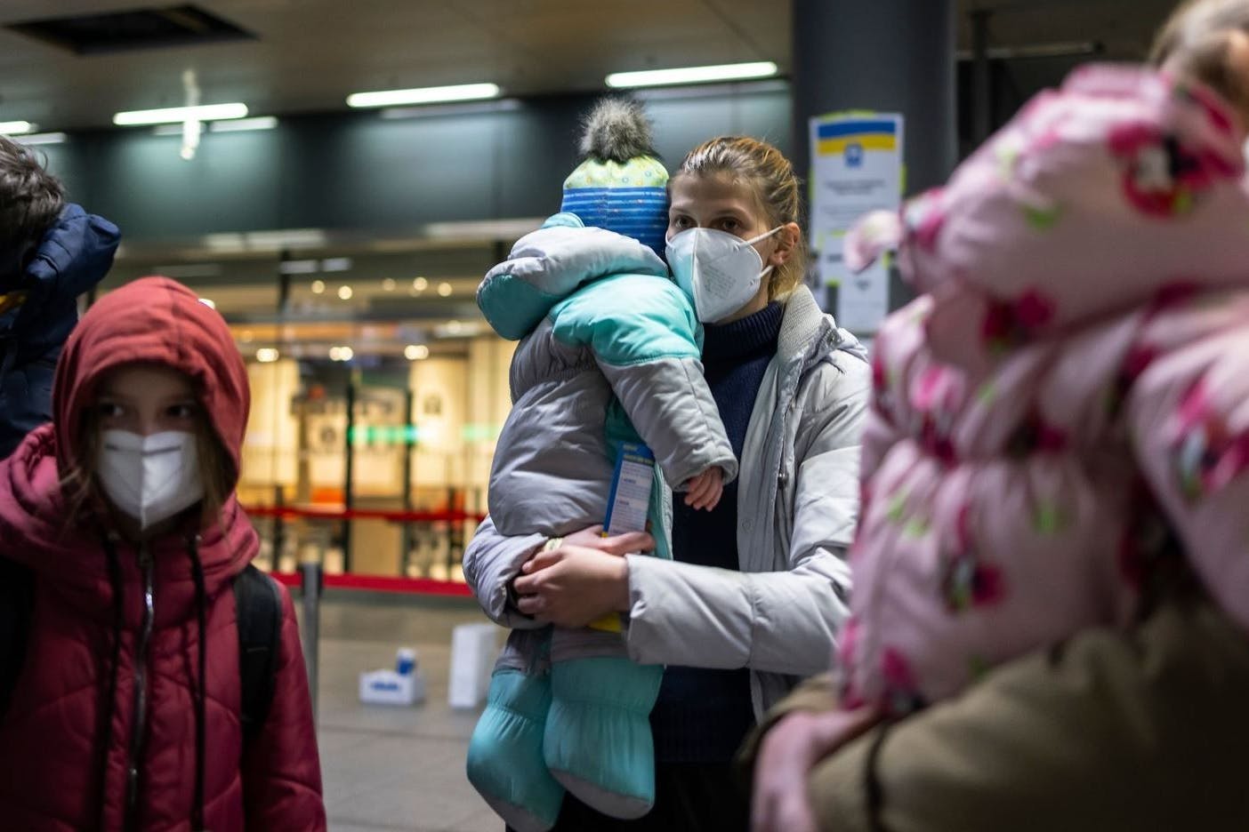 Ukrainische Geflüchtete erreichen den Berliner Hauptbahnhof. (Archivbild)