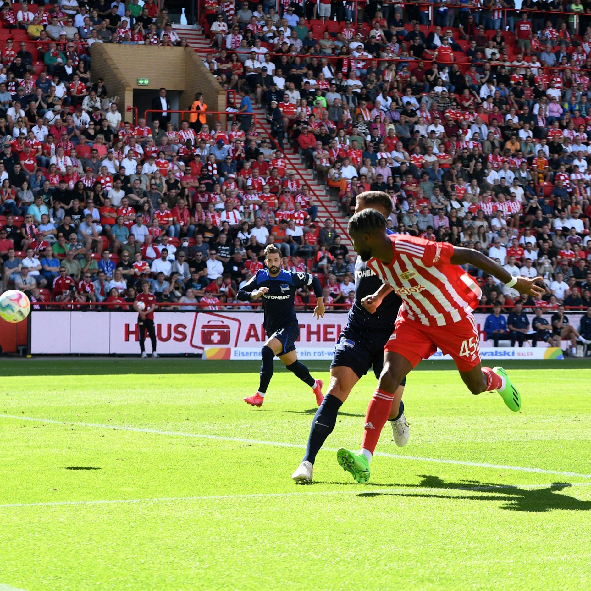 Einfach zum 1:0 eingenickt! Unions Jordan Siebatcheu bei seiner Torpremiere in der Bundesliga im Derby gegen Hertha.