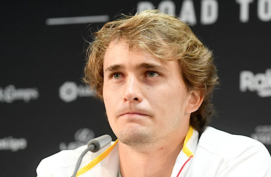 ARCHIV - Tennisstar Alexander Zverev gibt beim Diriyah Tennis Cup in Saudi-Arabien sein Comeback nach einem halben Jahr Pause.  -Agentur GmbH/dpa